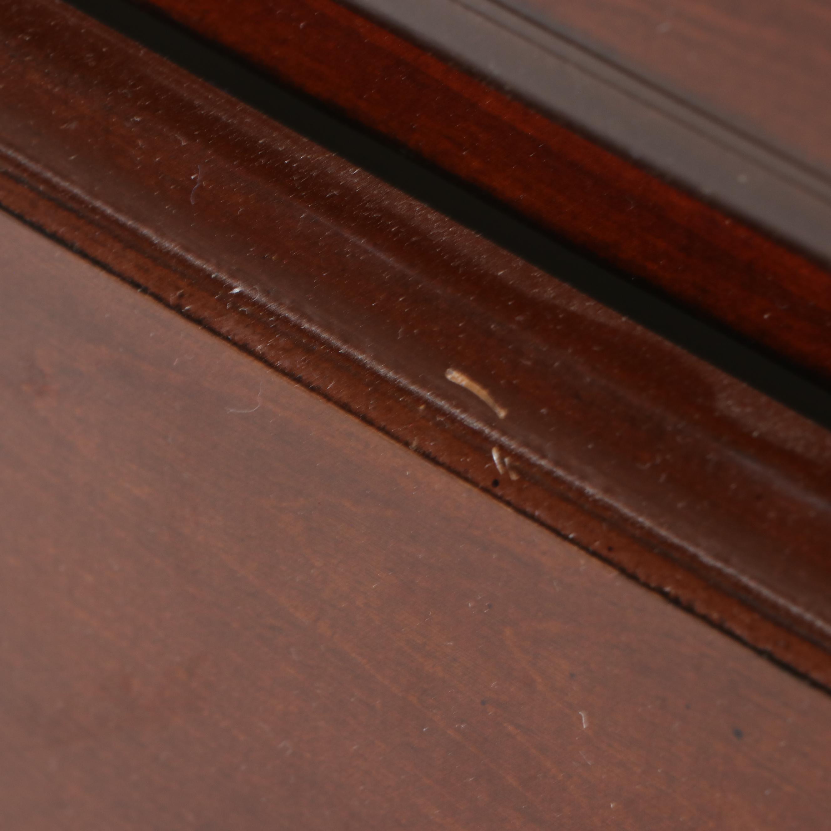 Chippendale Style Mahogany Finish Chest of Drawers