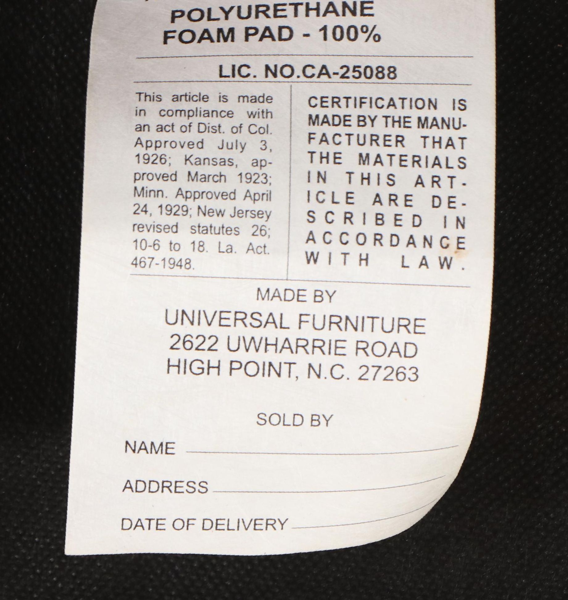 Universal Furniture Queen Anne Style Mahogany Dining Set