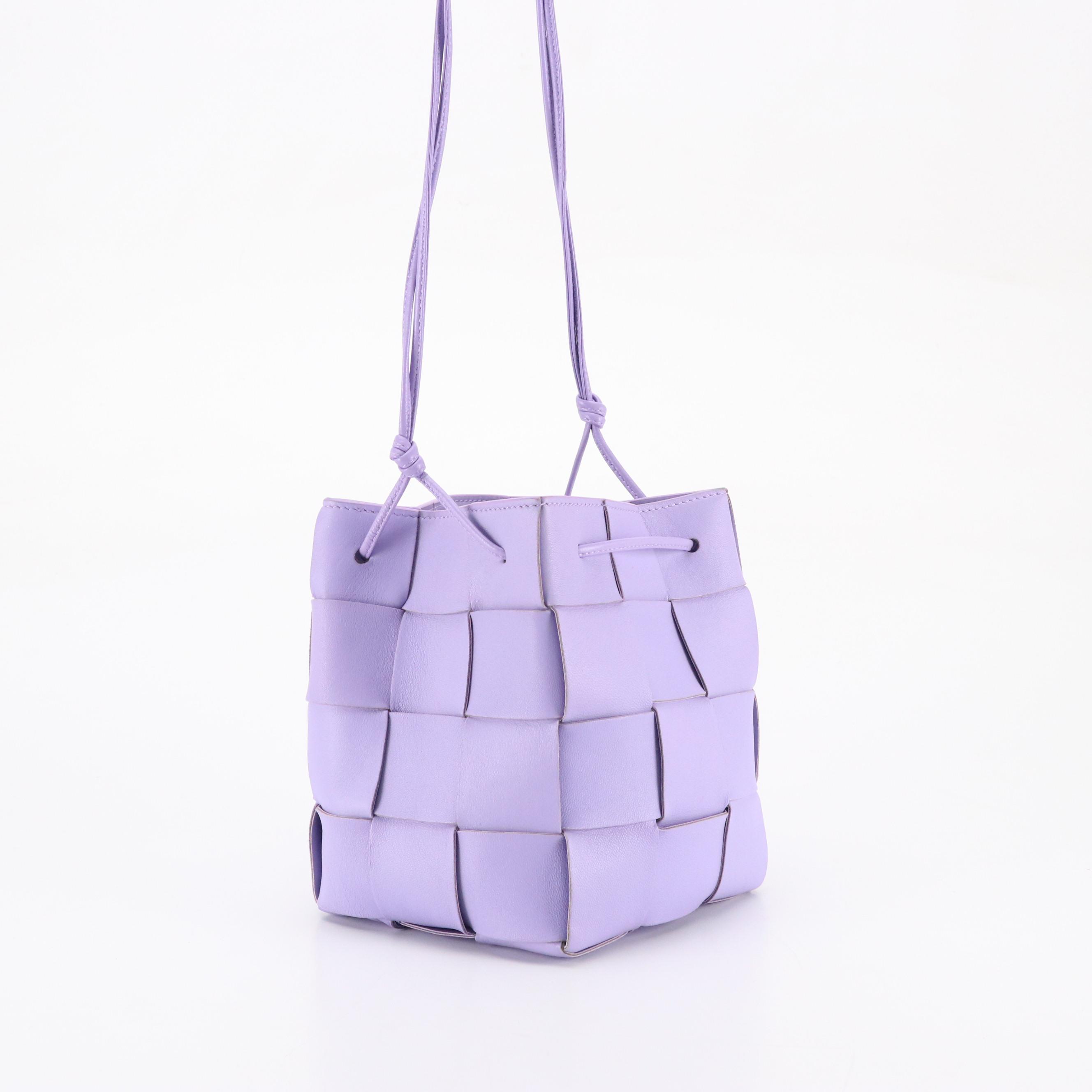 Bottega Veneta Maxi Intrecciato Leather Small Cassette Bucket Bag in Wisteria