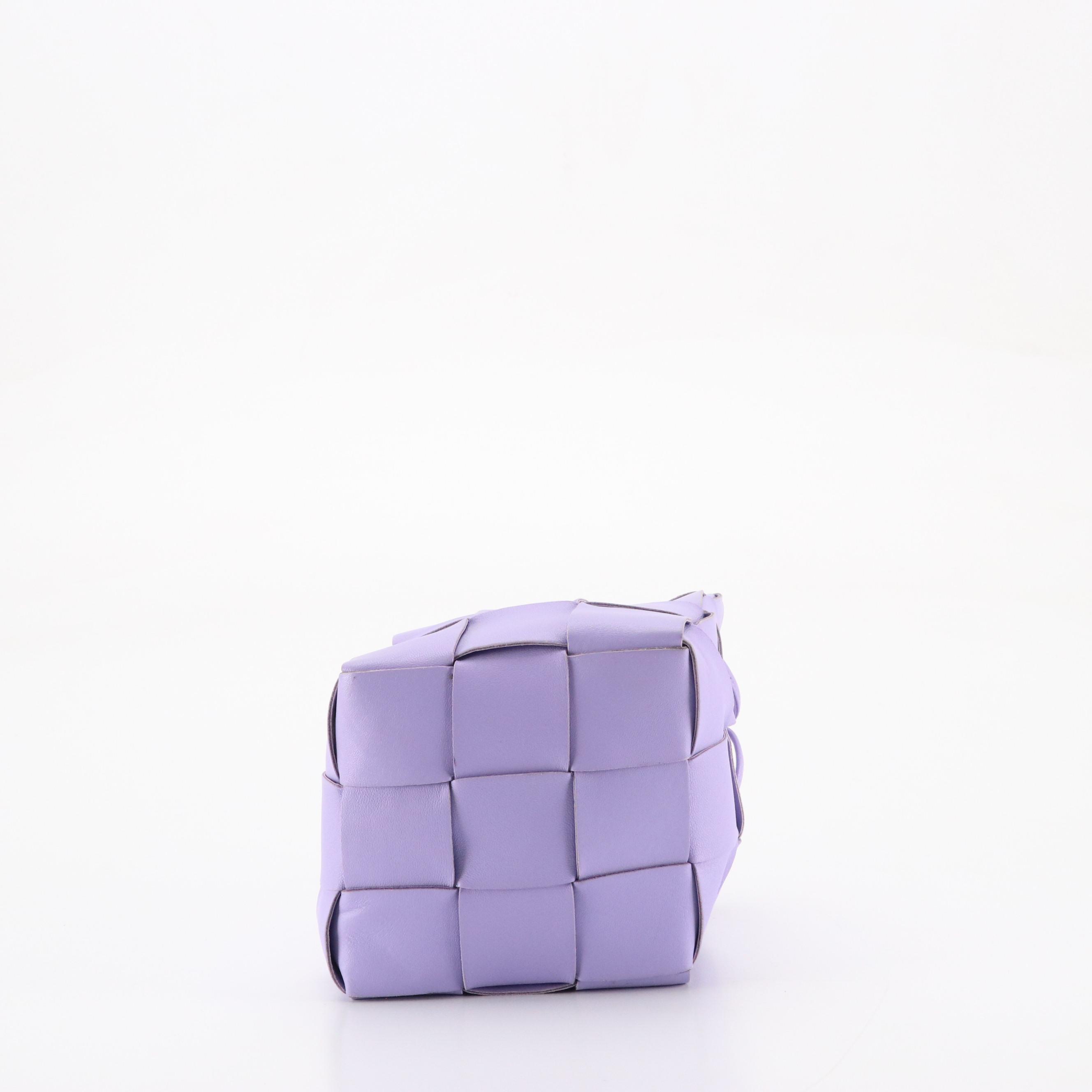 Bottega Veneta Maxi Intrecciato Leather Small Cassette Bucket Bag in Wisteria