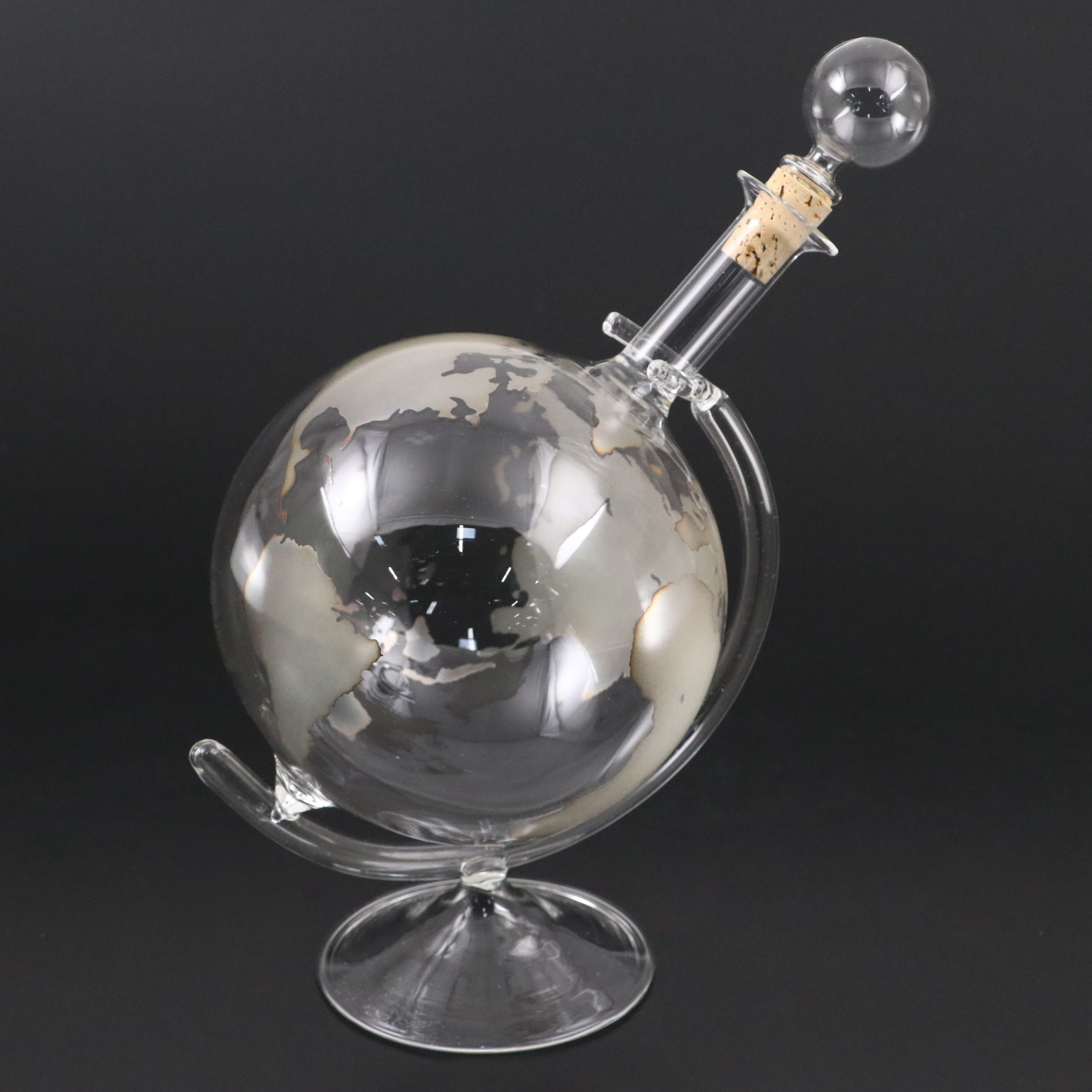 Wine Enthusiast Etched Glass Globe Decanter