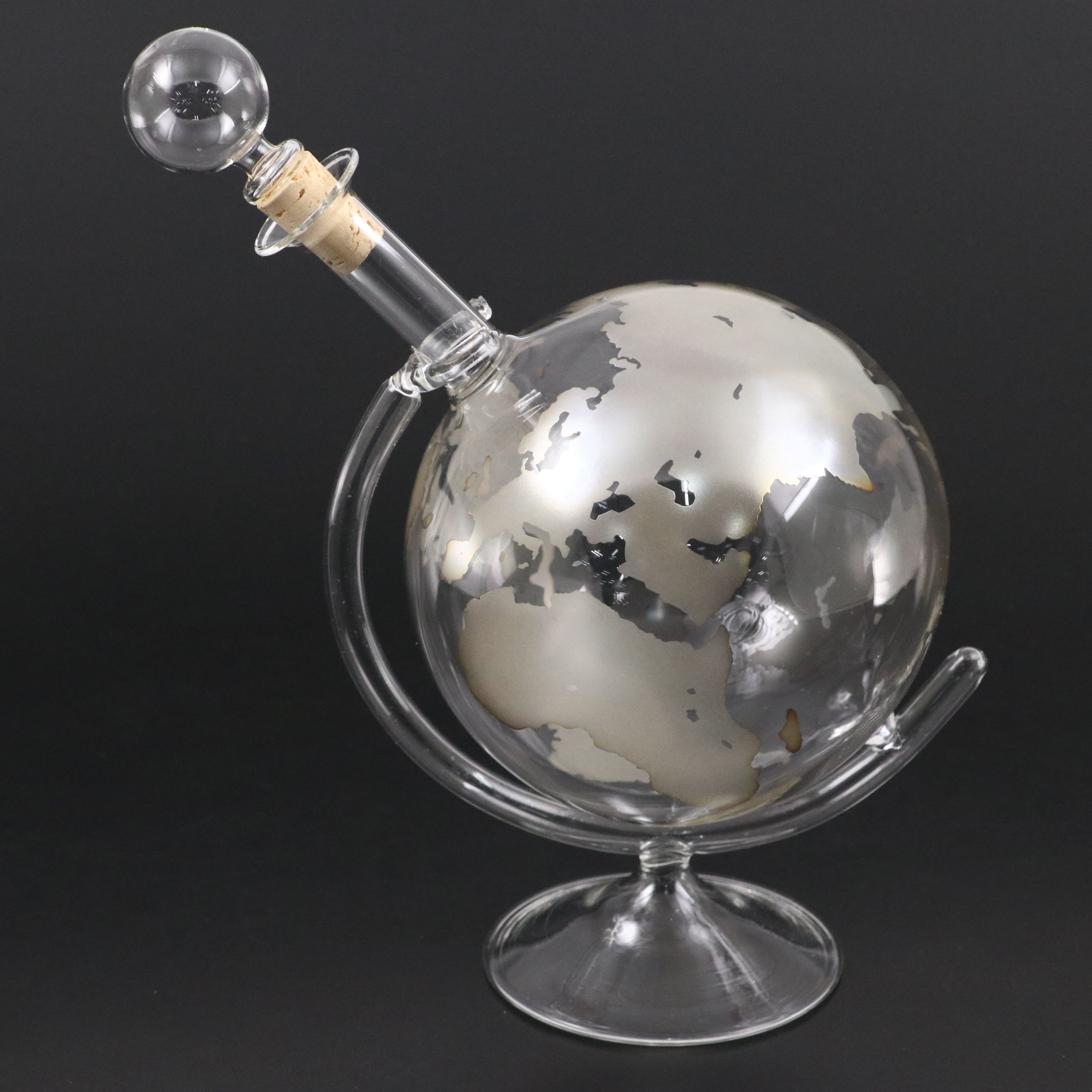 Wine Enthusiast Etched Glass Globe Decanter