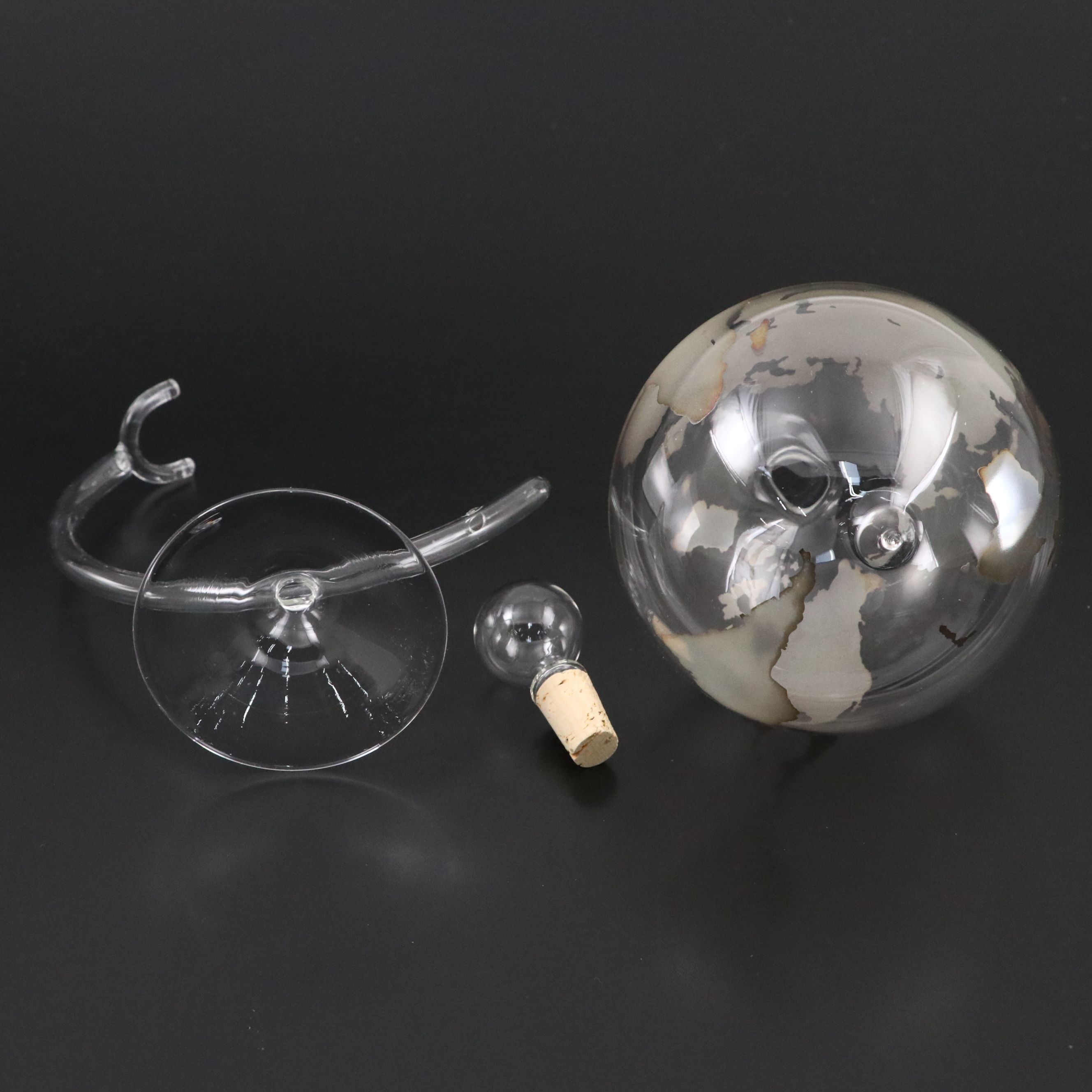 Wine Enthusiast Etched Glass Globe Decanter