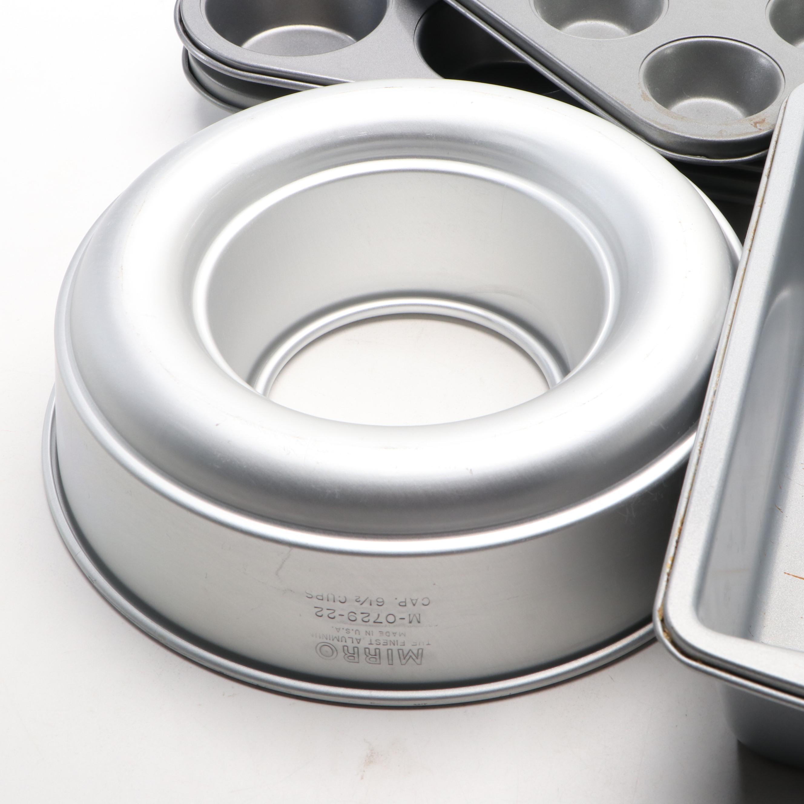 Wilton Loaf Pan and Baking Dishes with Other Metal Bakeware