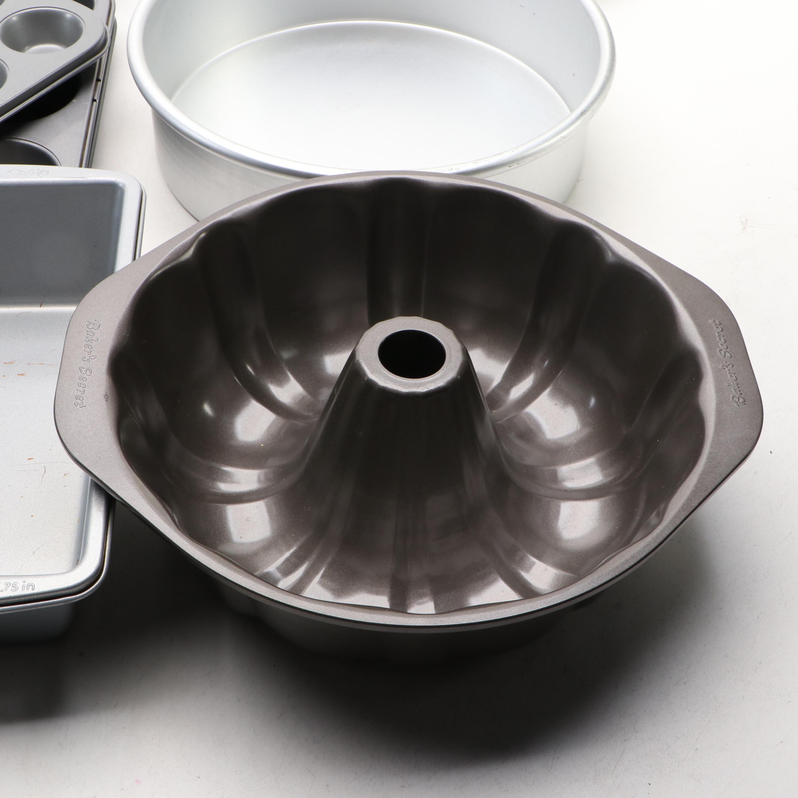 Wilton Loaf Pan and Baking Dishes with Other Metal Bakeware