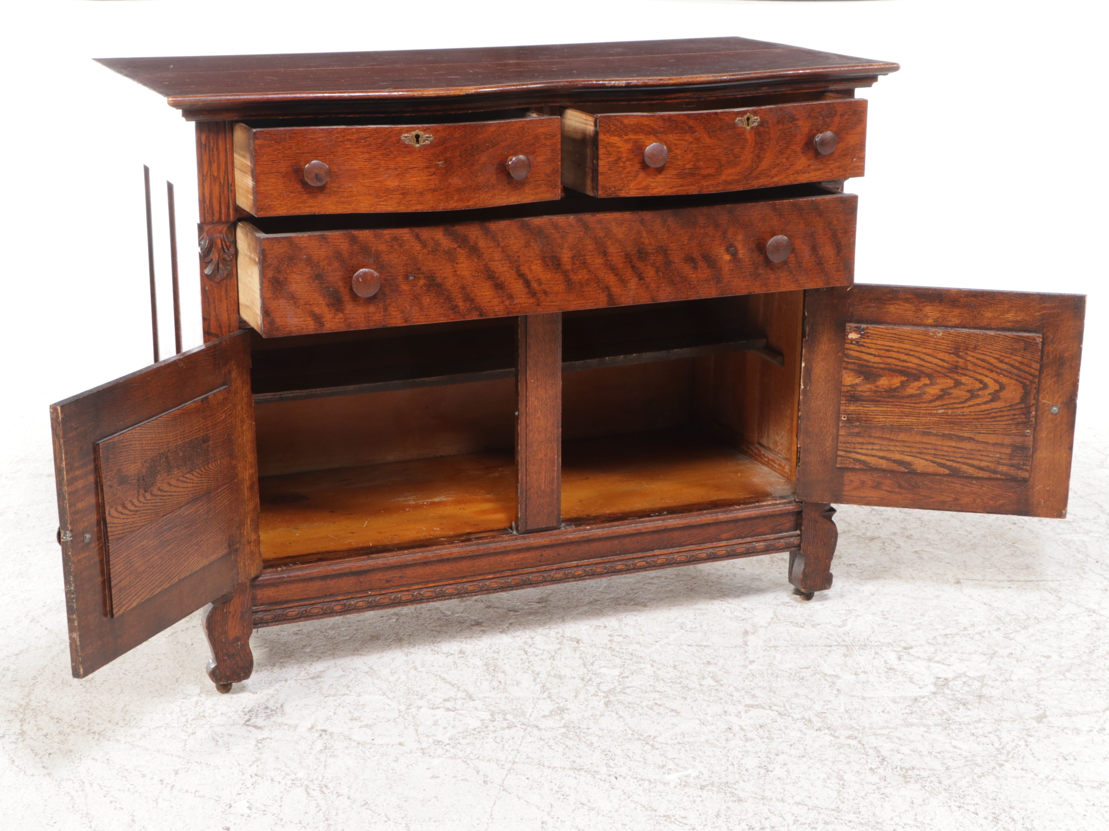 Victorian Rococo Revival Tiger Oak Buffet, 19th Century