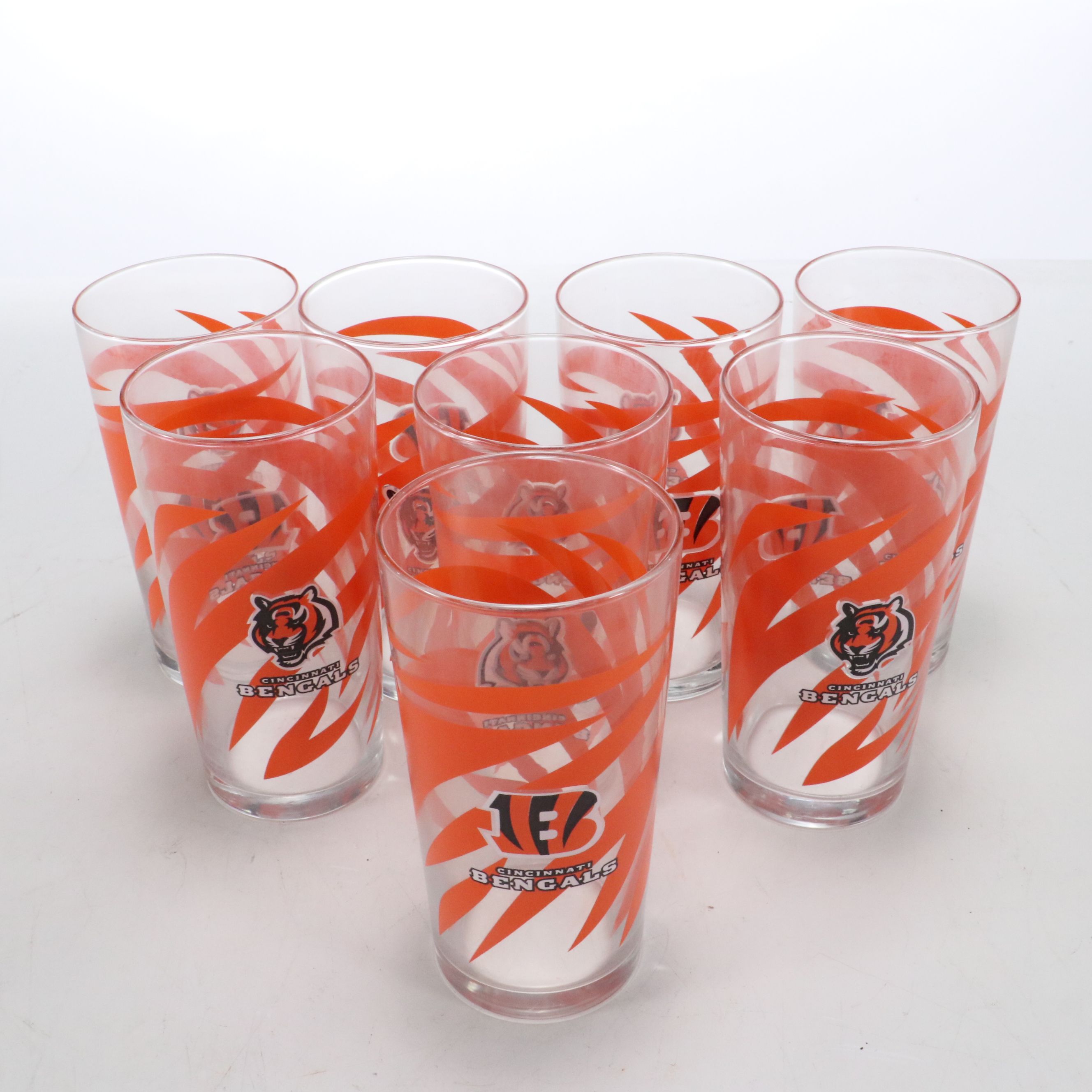 Libbey Glass Cincinnati Bengals Glass Tumblers with Lipton Plastic Pitcher