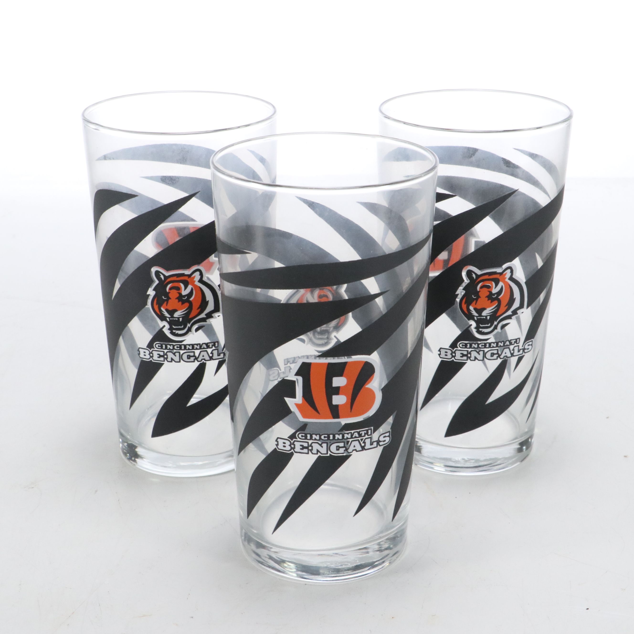 Libbey Glass Cincinnati Bengals Glass Tumblers with Lipton Plastic Pitcher