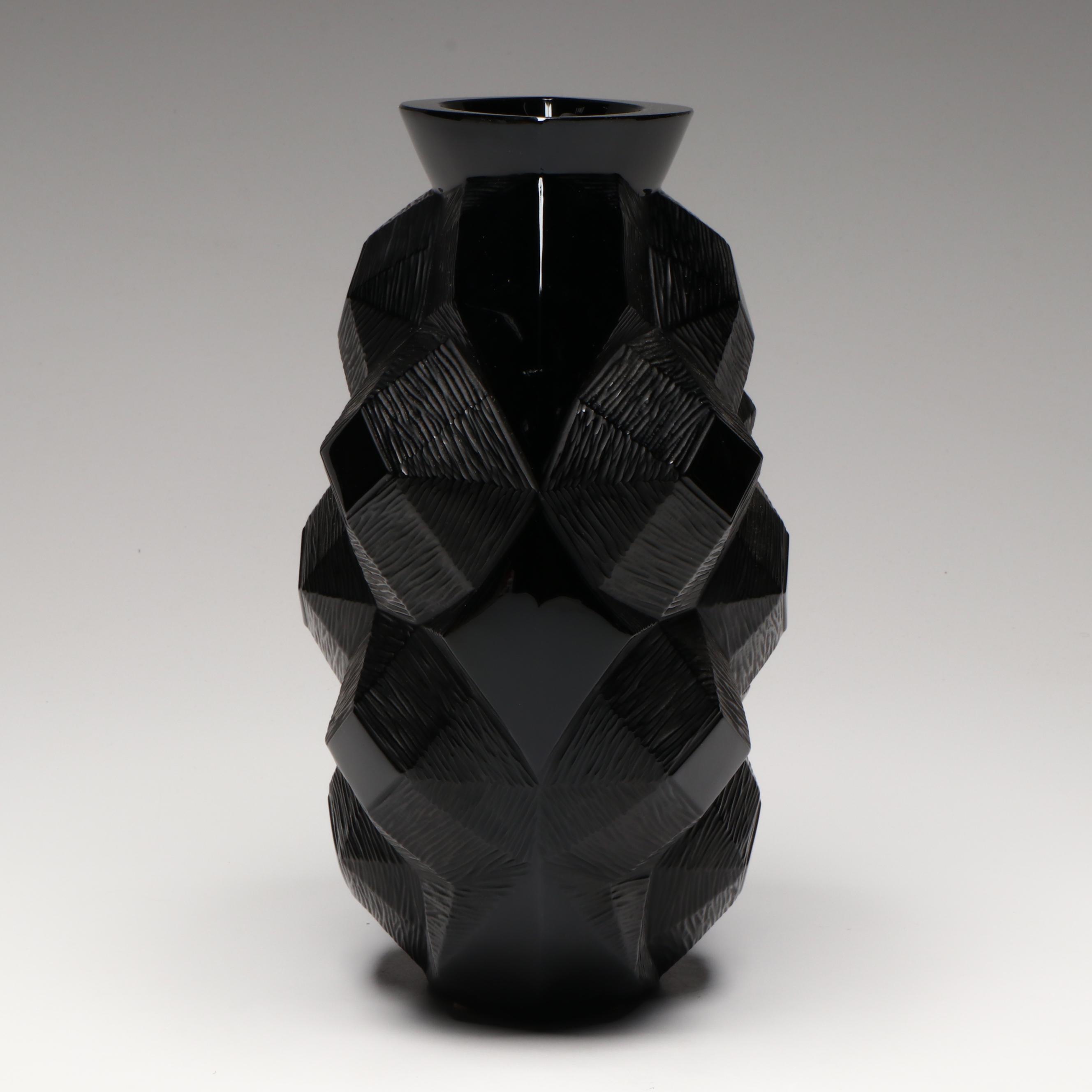 Lalique Limited Edition "Tortue" Noire Crystal Vase