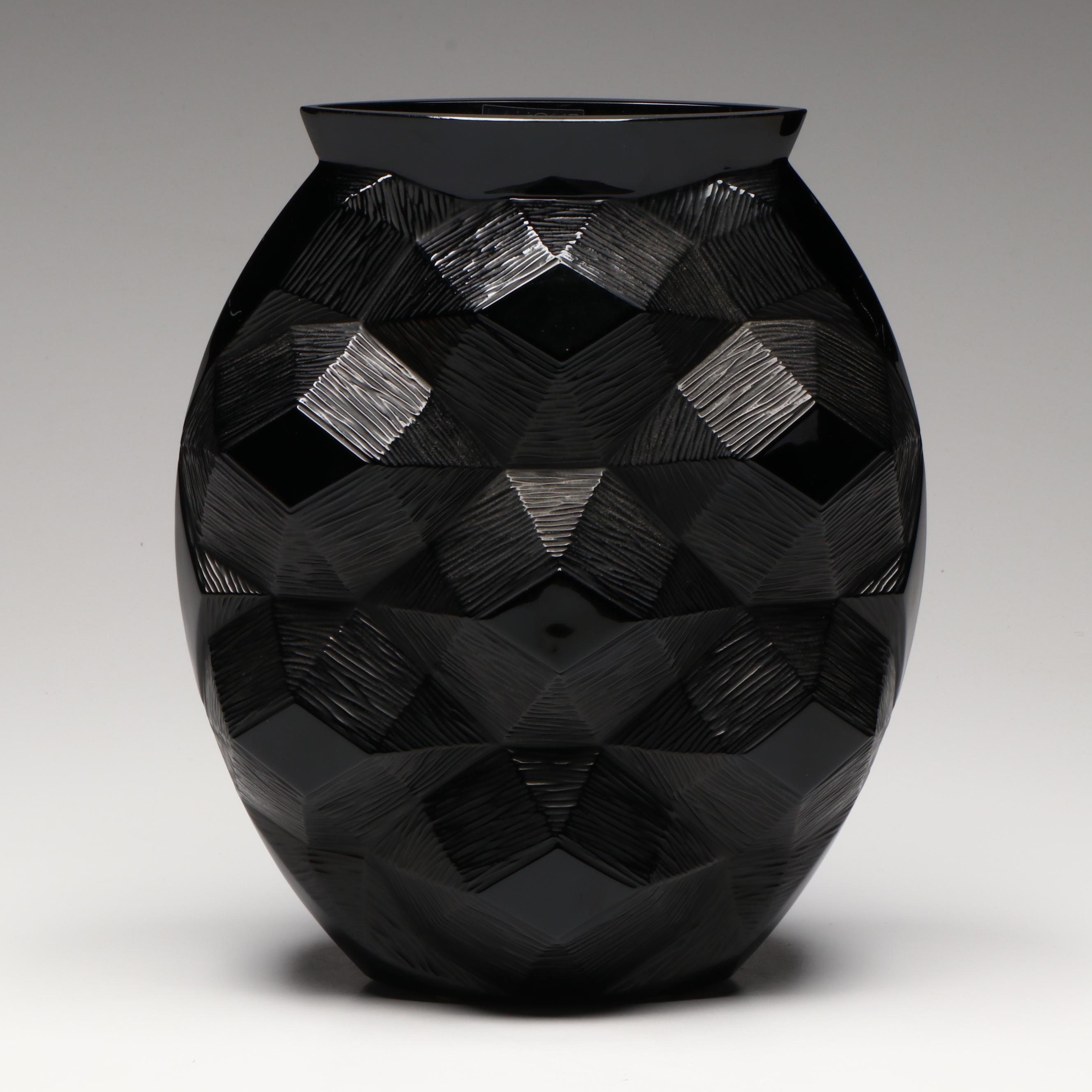 Lalique Limited Edition "Tortue" Noire Crystal Vase