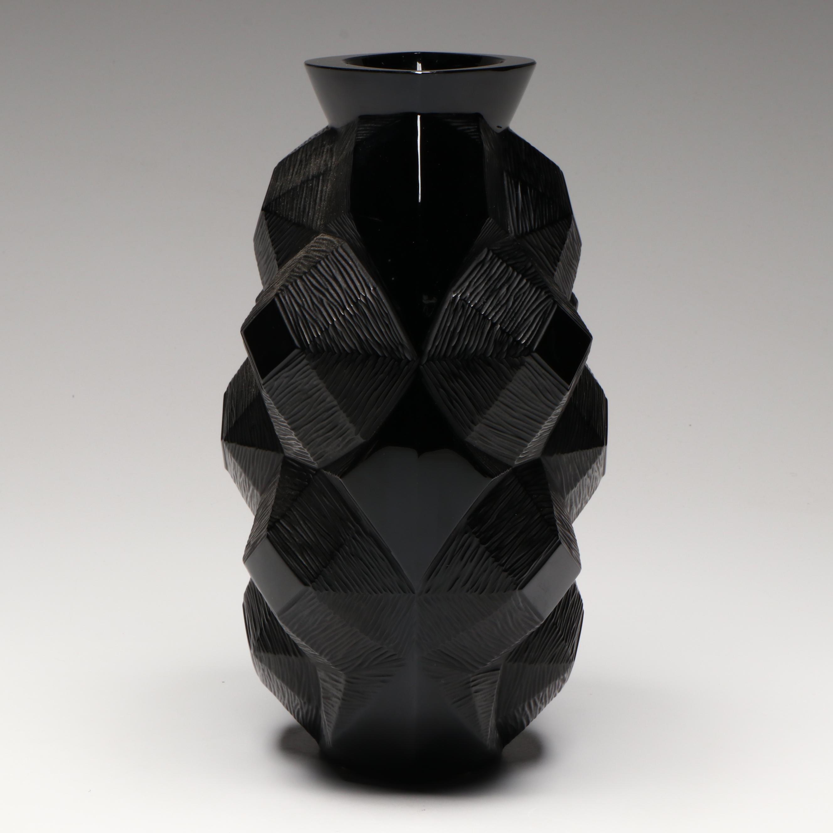 Lalique Limited Edition "Tortue" Noire Crystal Vase