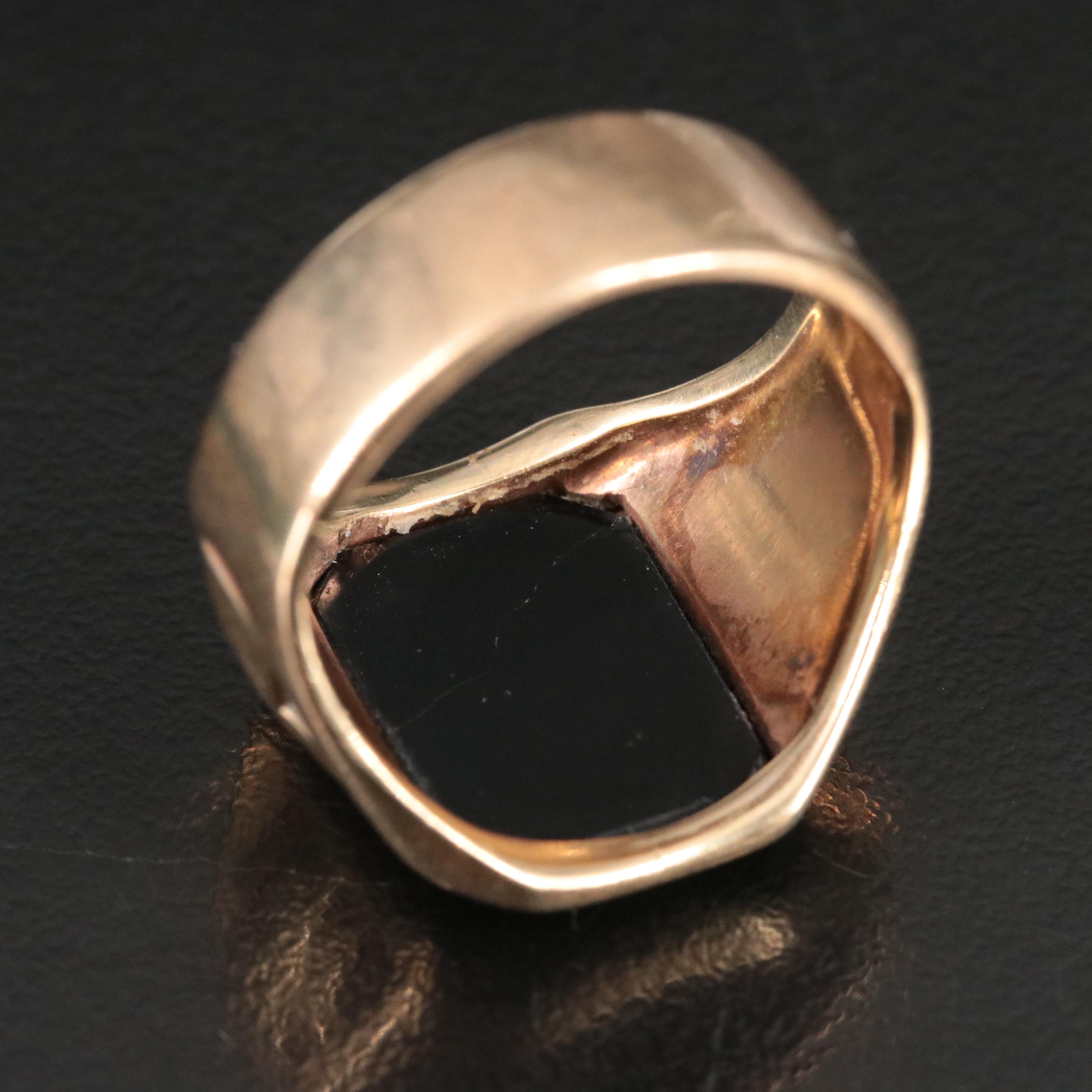 Vintage 10K Black Onyx Intaglio Roman Soldier Ring
