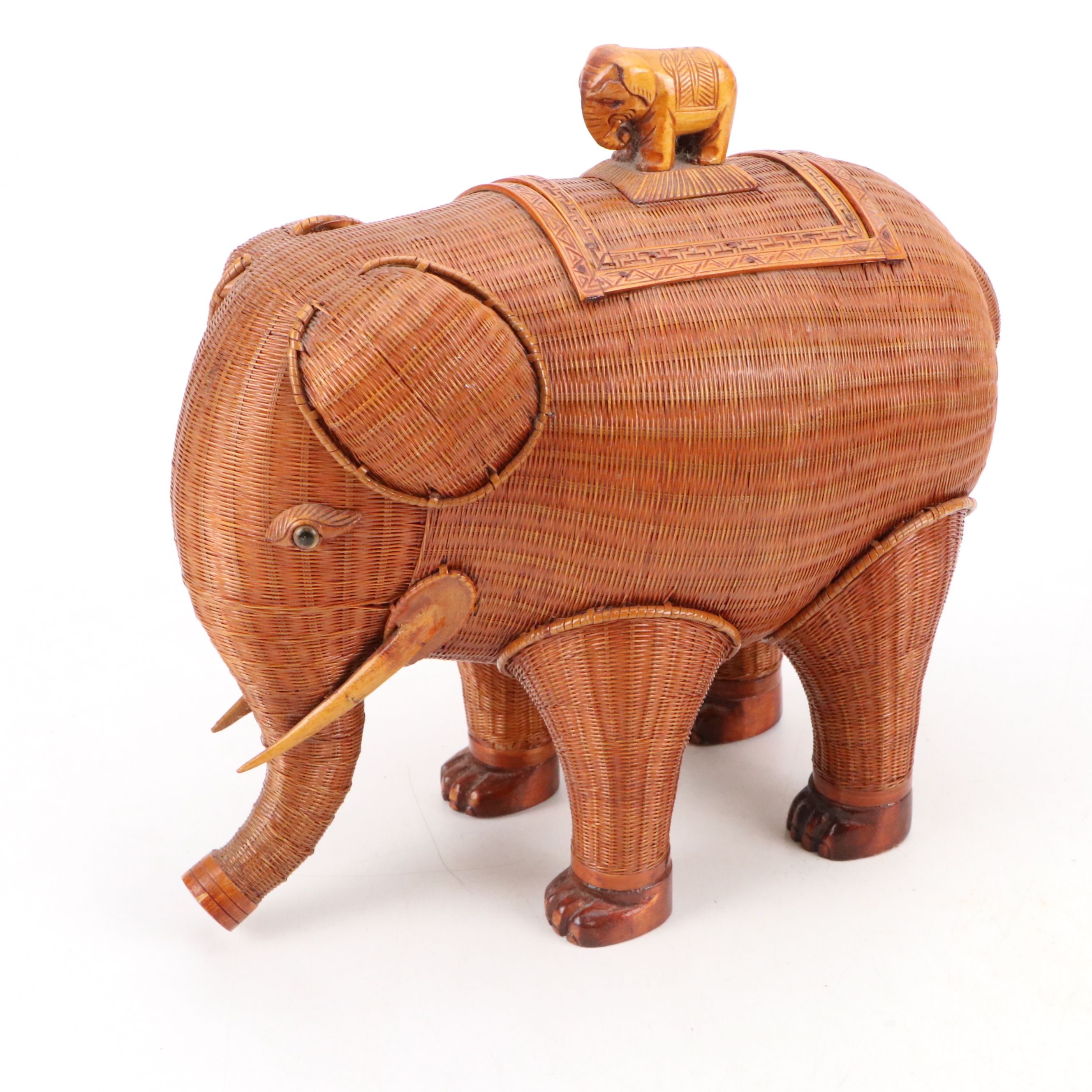Shanghai Handicrafts Woven Wicker Elephant Box and Duck Baskets