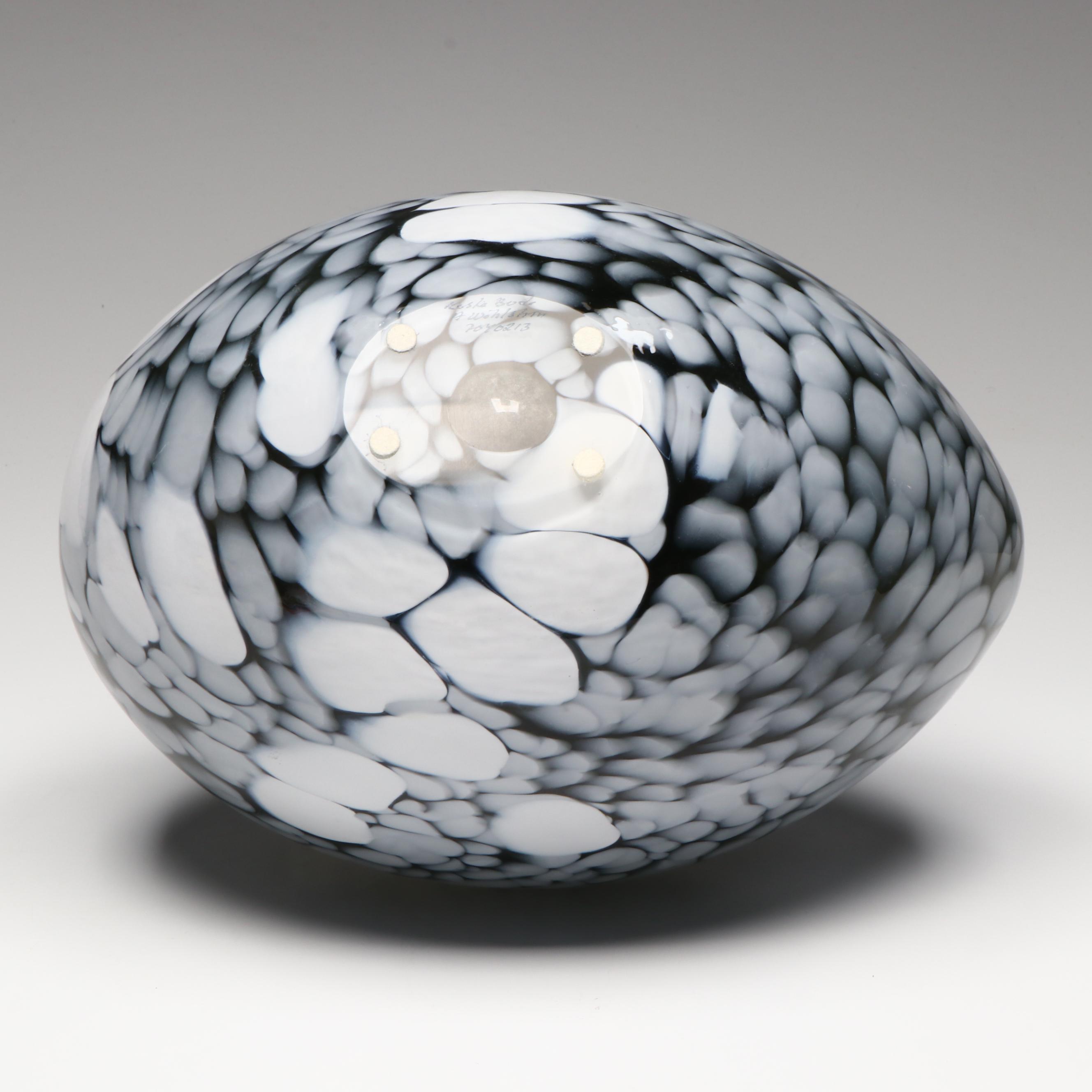 Ann Wåhlström for Kosta Boda "Nest" Art Glass Egg Vase, Late 20th Century