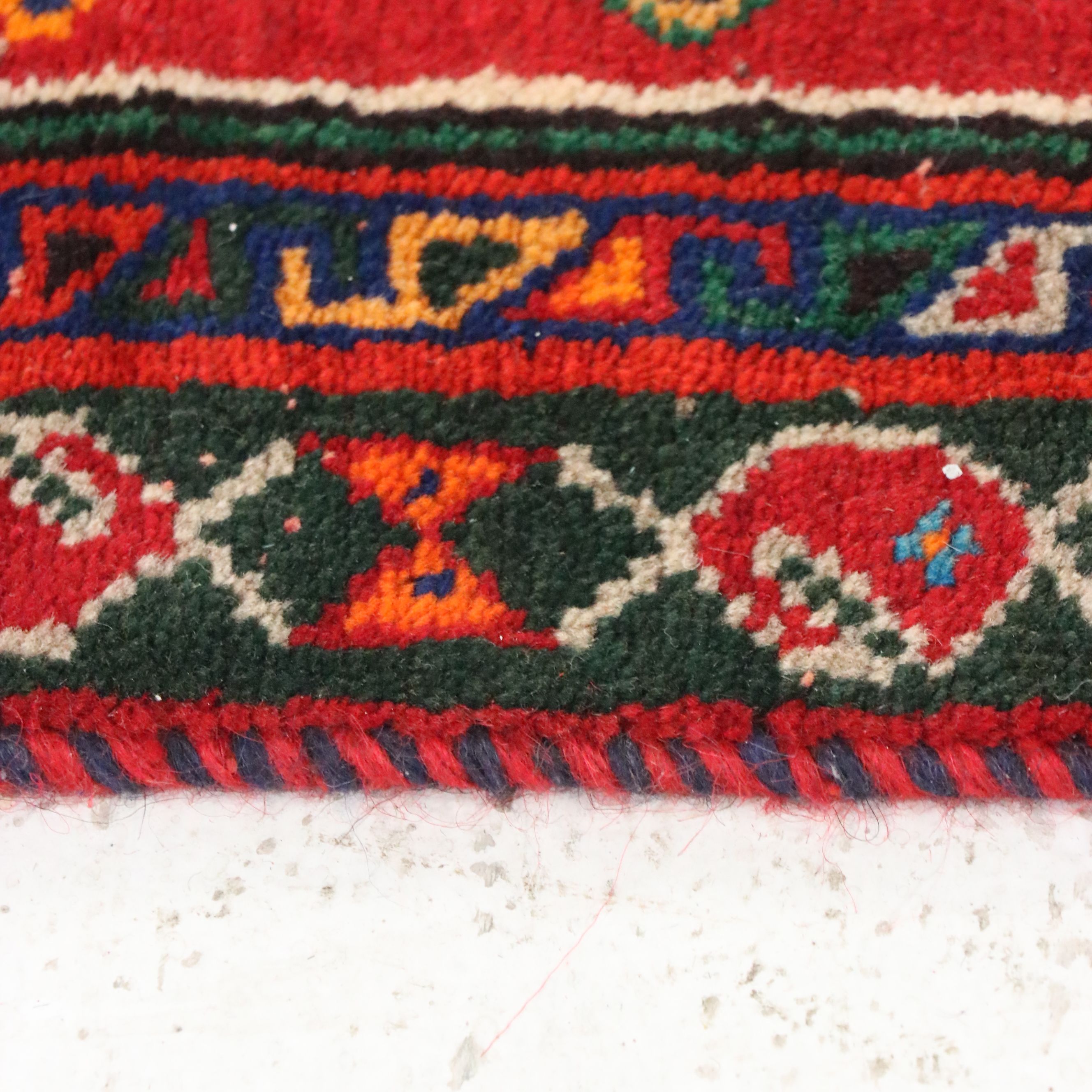 5'1 x 9'2 Hand-Knotted Persian Qashqai Area Rug