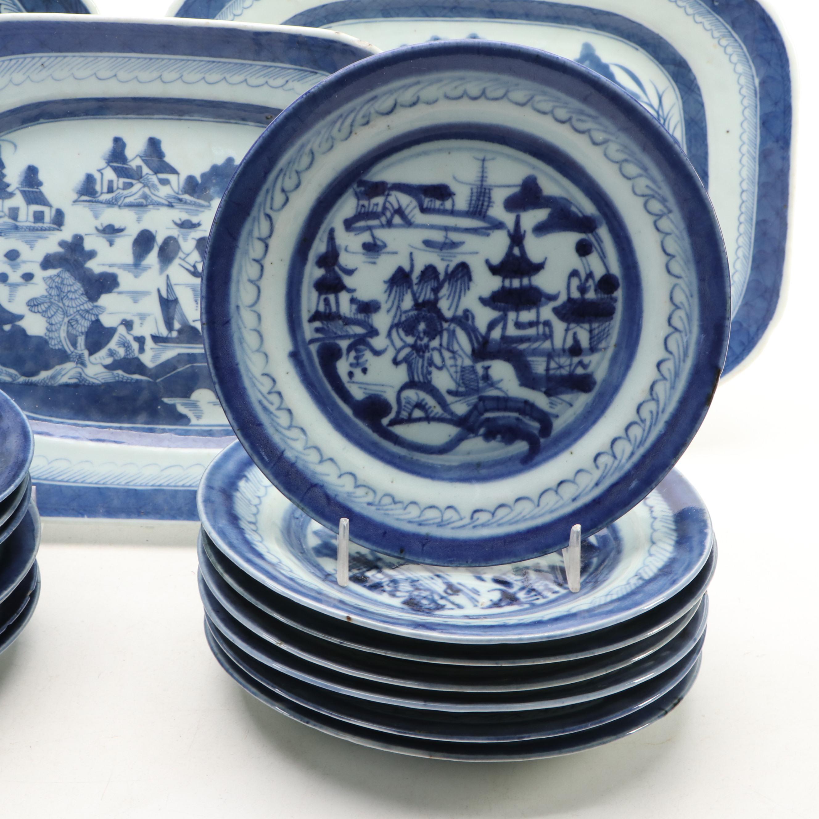 Chinese Export Porcelain Canton Warming Plate with Platters and Plate