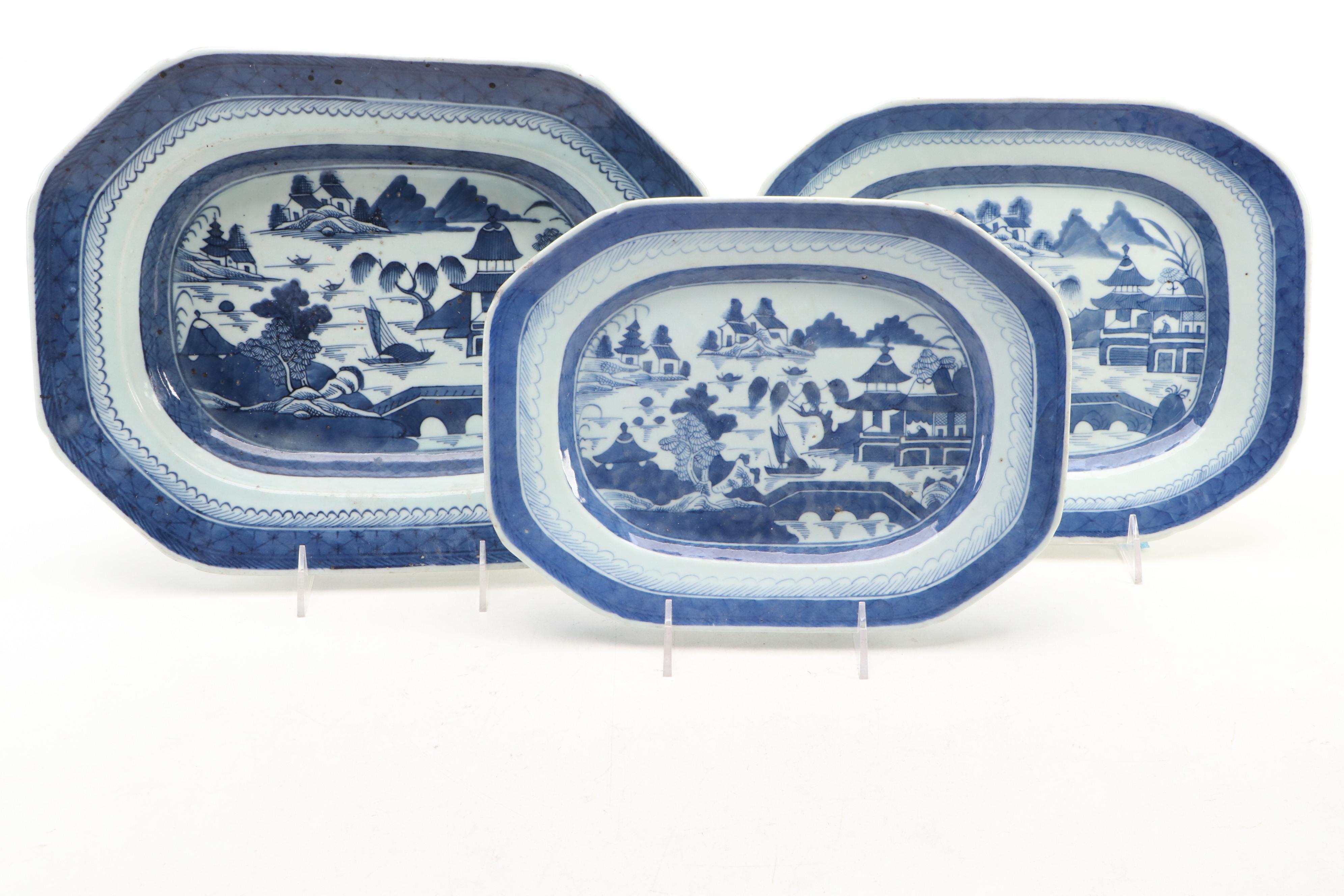 Chinese Export Porcelain Canton Warming Plate with Platters and Plate