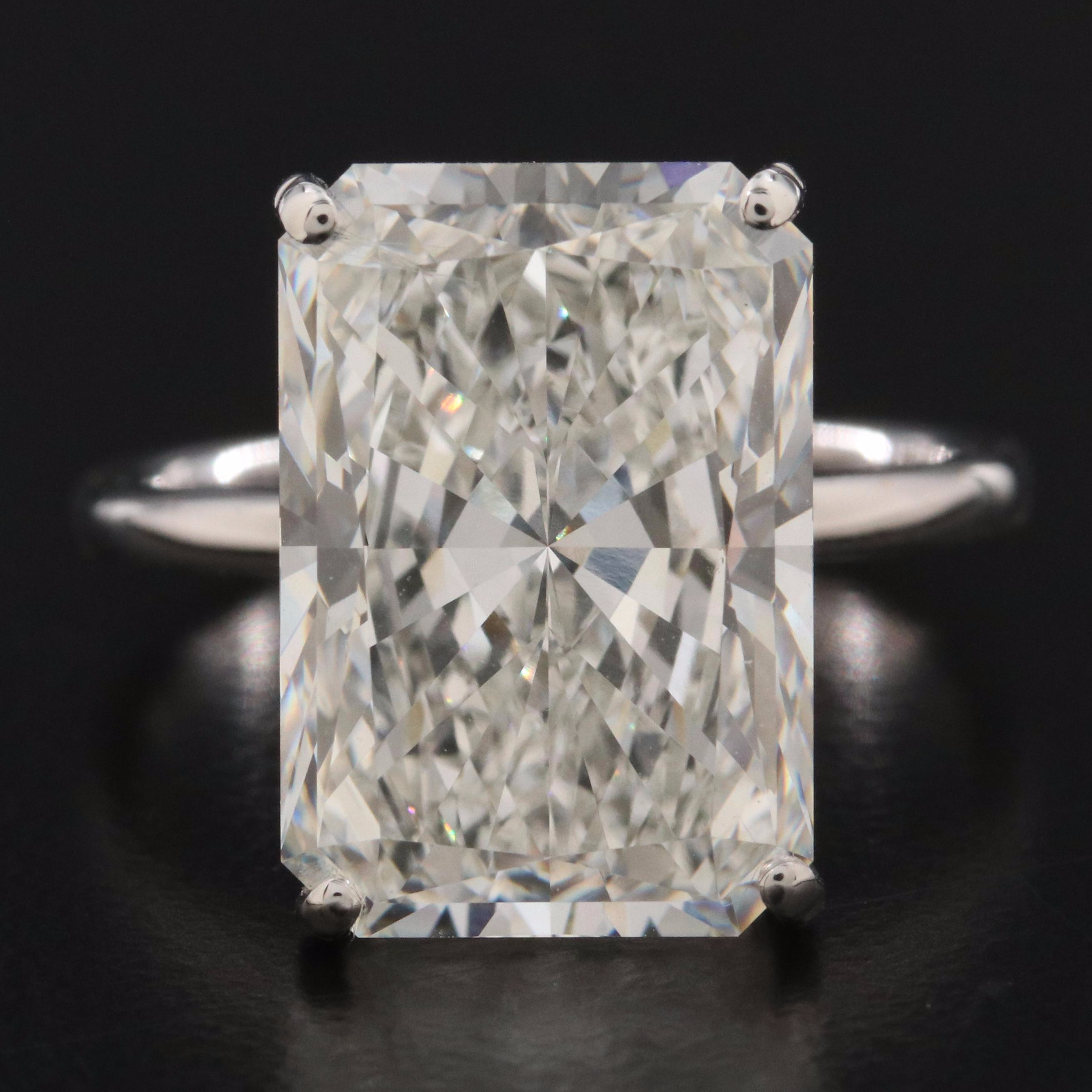 18K 10.26 CT Lab Grown Diamond Solitaire Ring with IGI Report