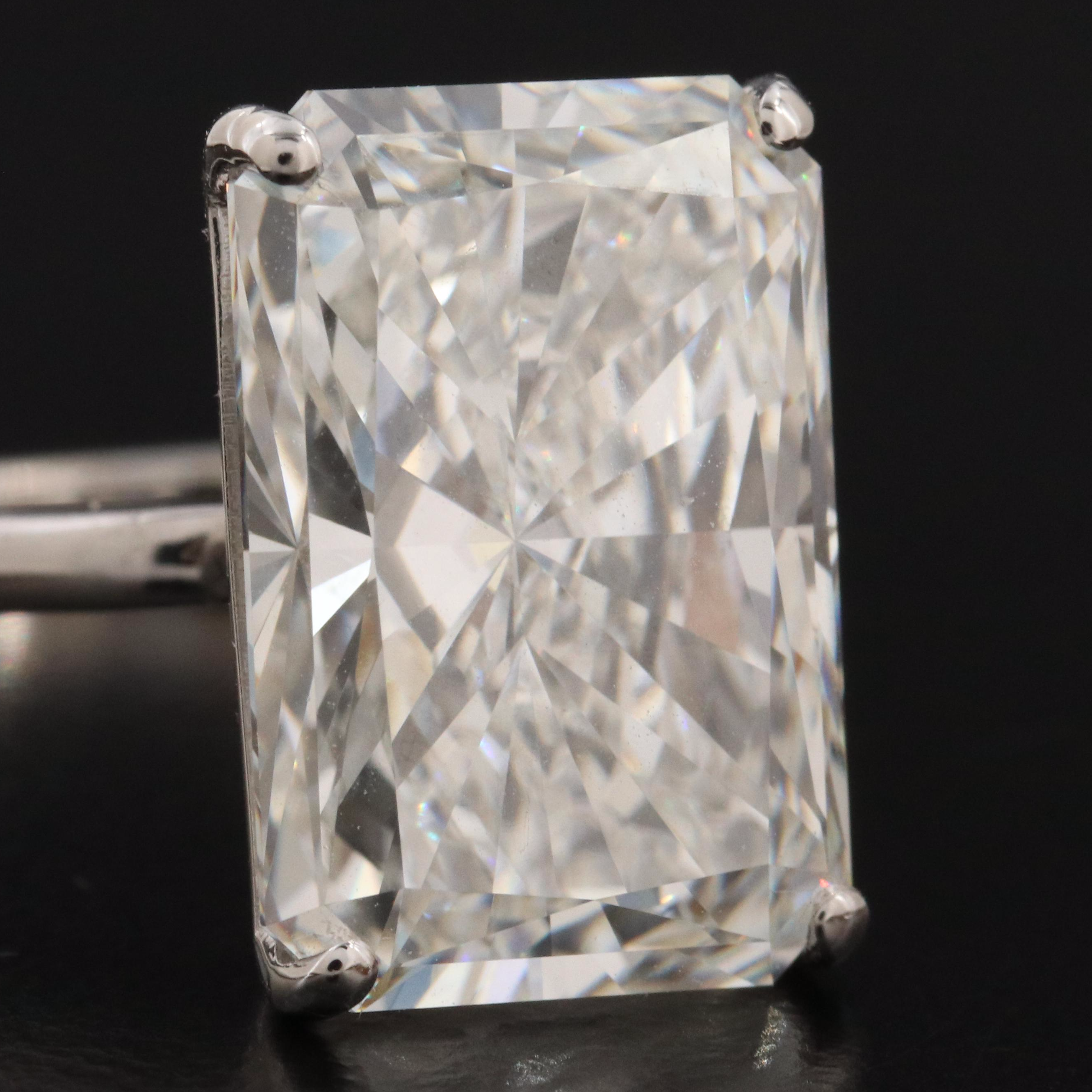 18K 10.26 CT Lab Grown Diamond Solitaire Ring with IGI Report