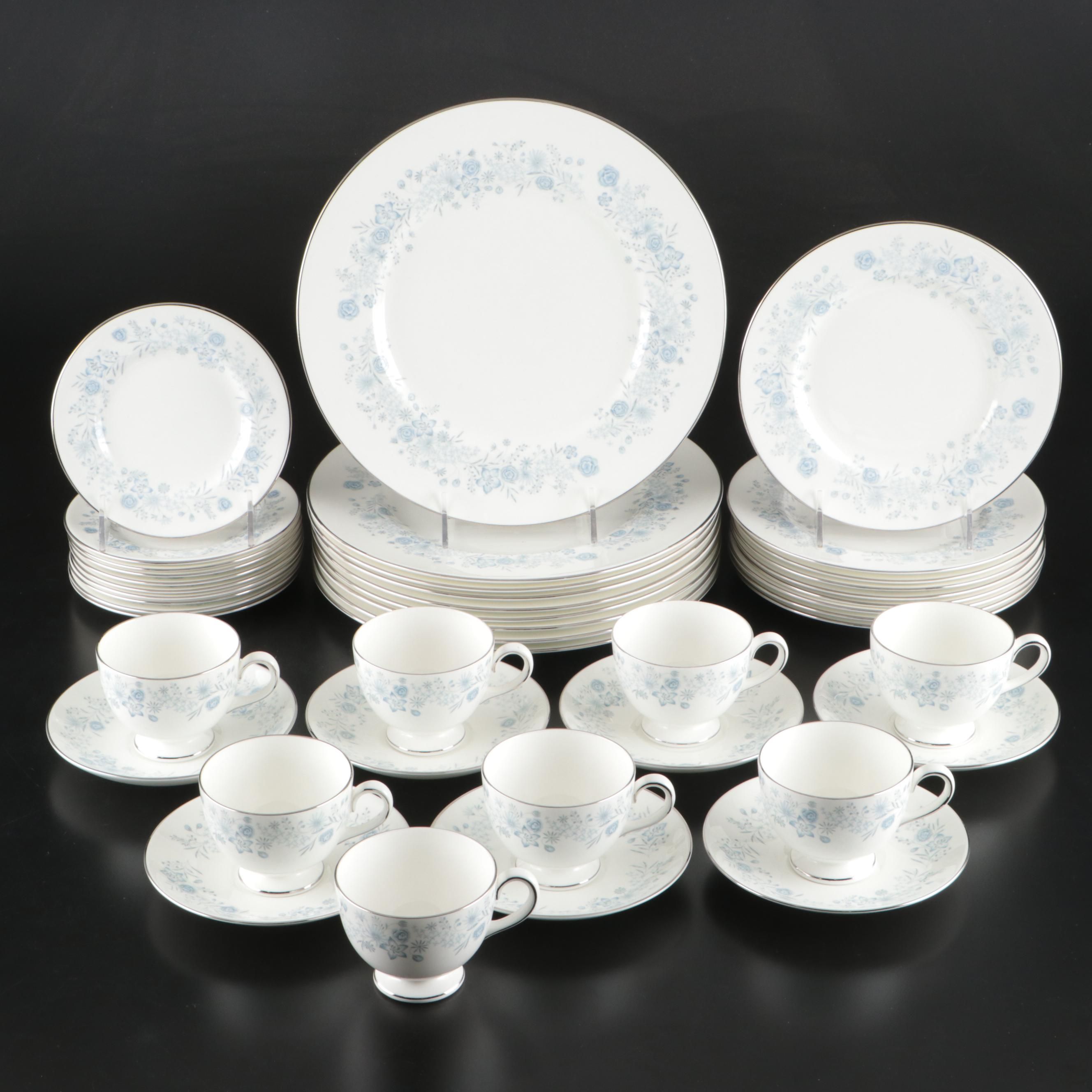 Wedgwood "Belle Fleur" Bone China Dinnerware, Mid to Late 20th Century
