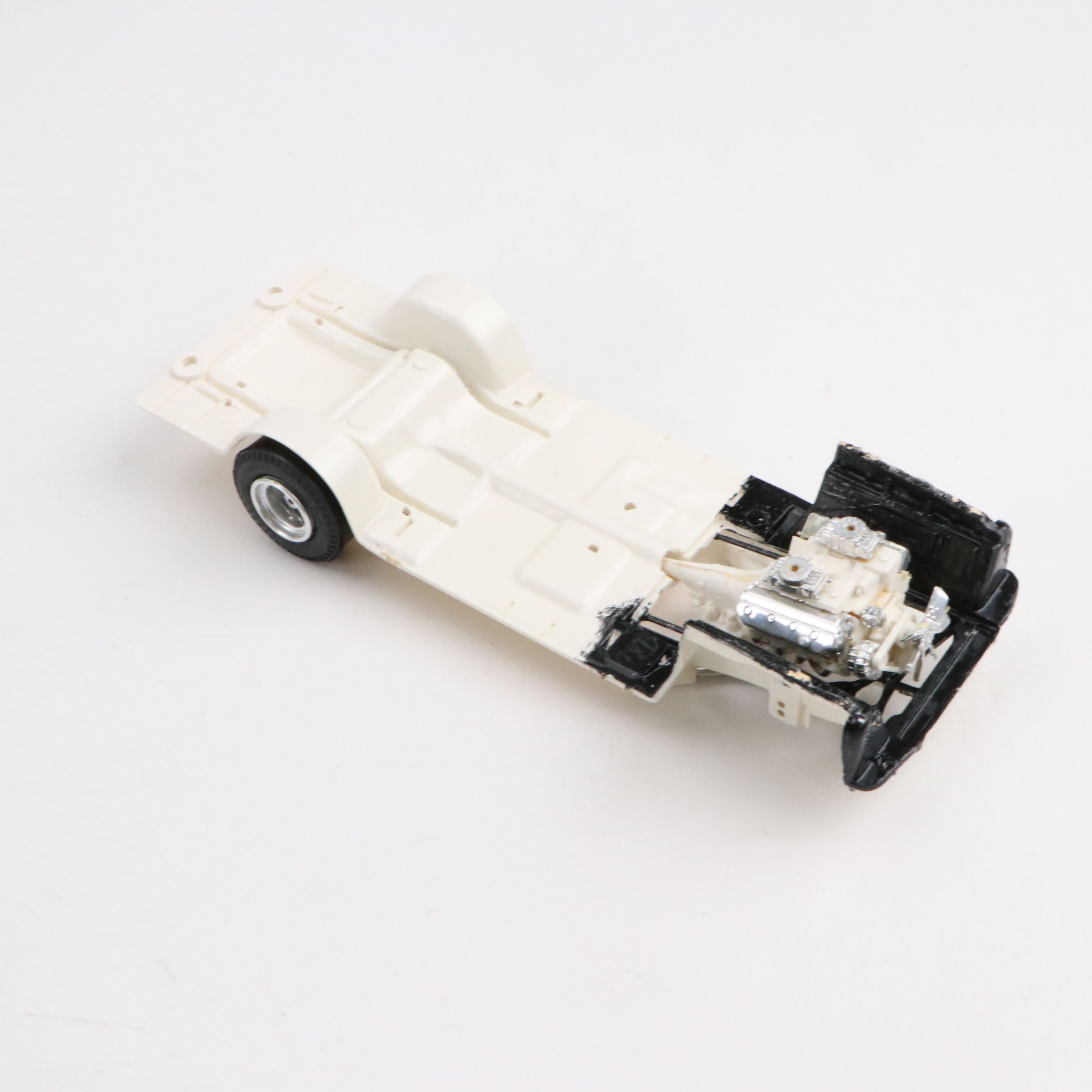 MPC "Chevrolet Panel Truck 1933," Monogram "Mako Shark" and More Model Cars