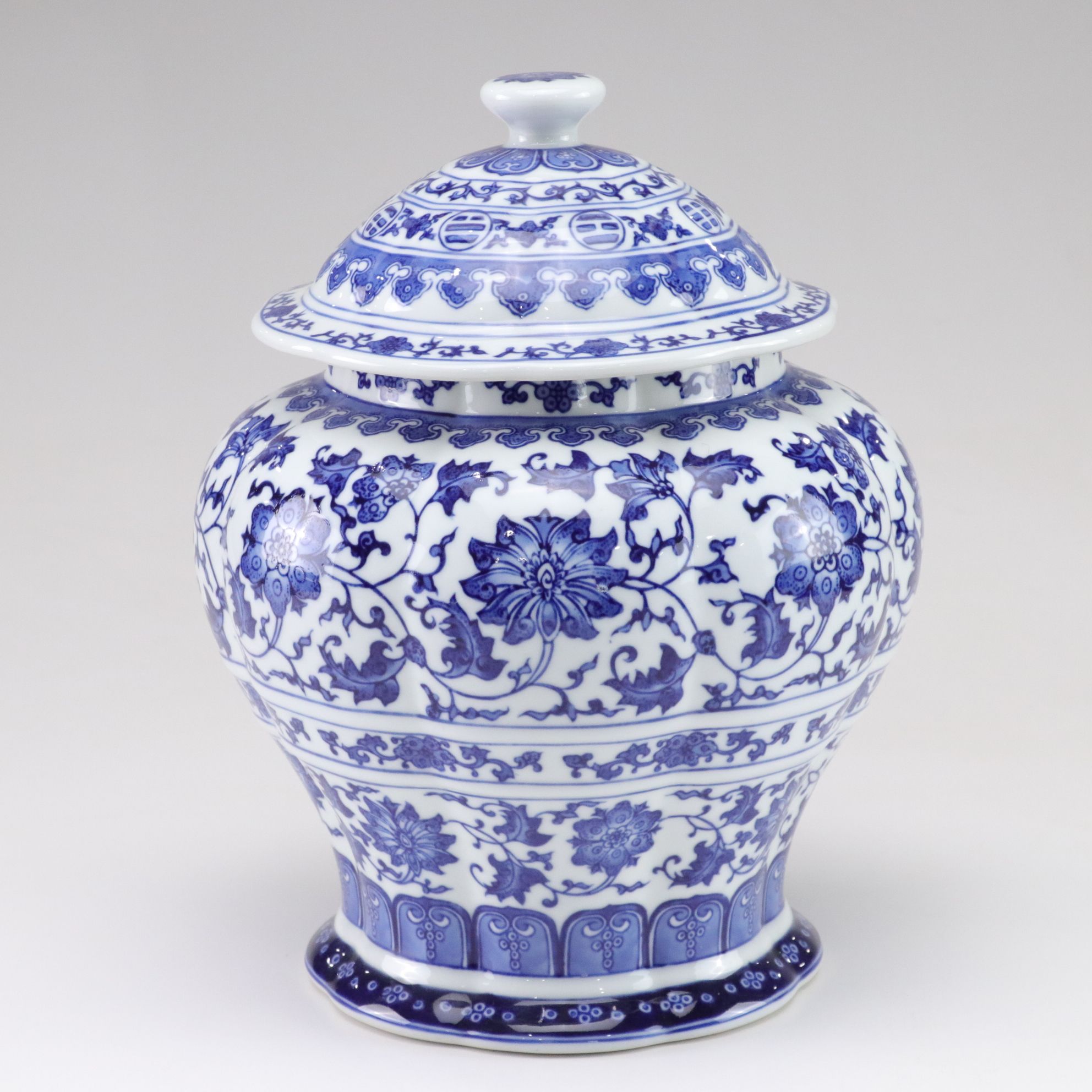 Bombay Chinese Ceramic Ginger Jar, Late 20th to 21st Century