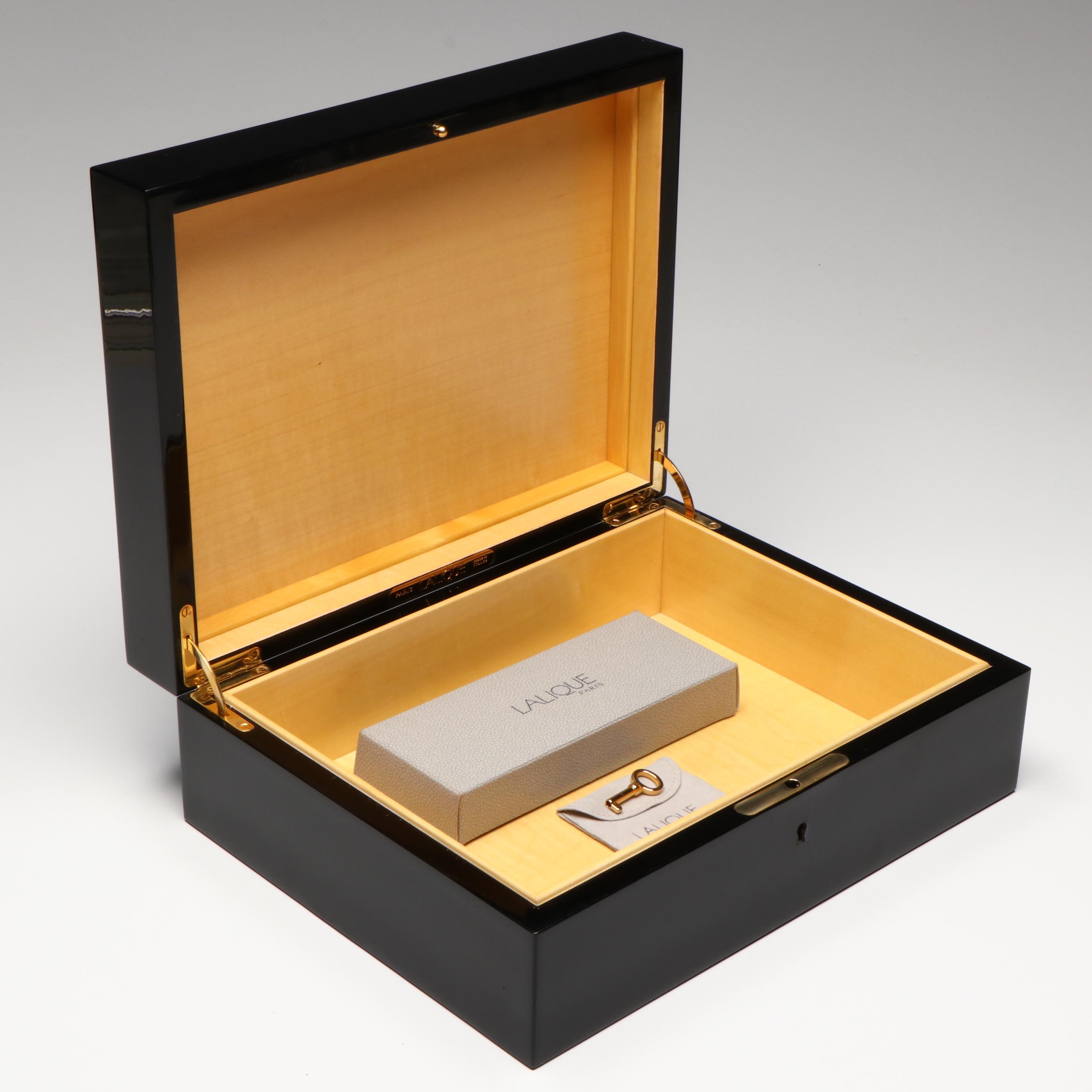 Lalique "Madison" Crystal and Black Lacquered Sycamore Humidor, 1999