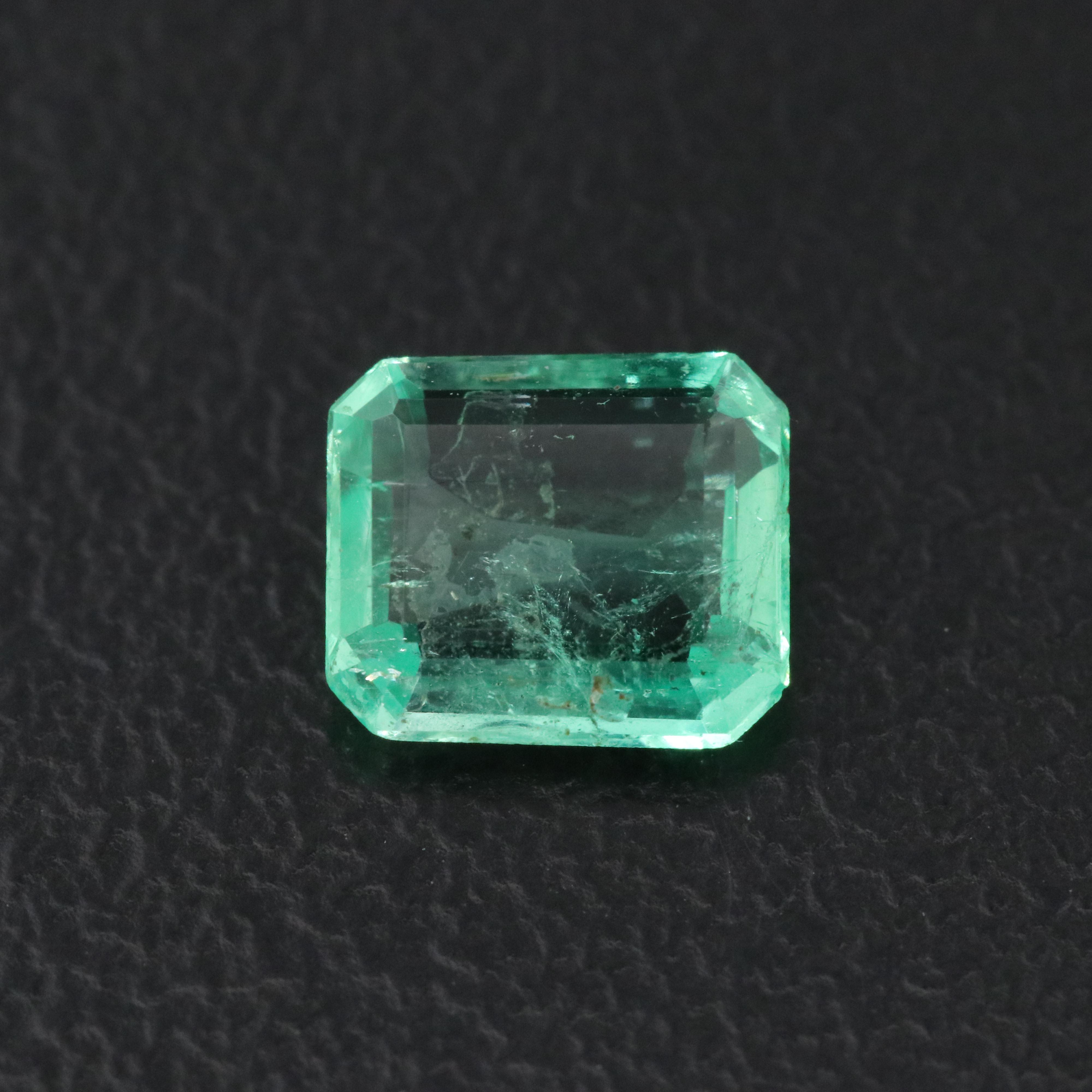 Loose 0.59 CT Emerald