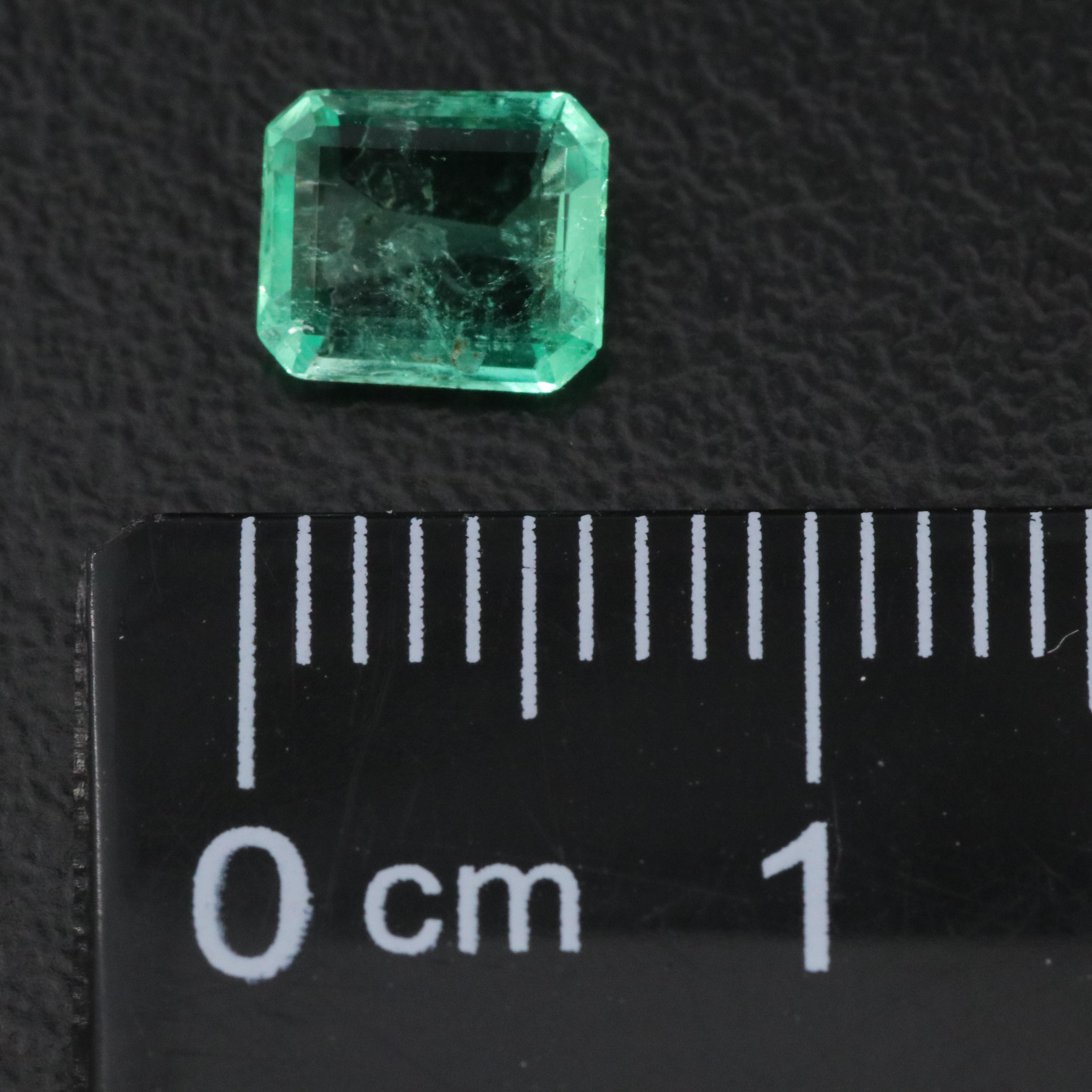 Loose 0.59 CT Emerald
