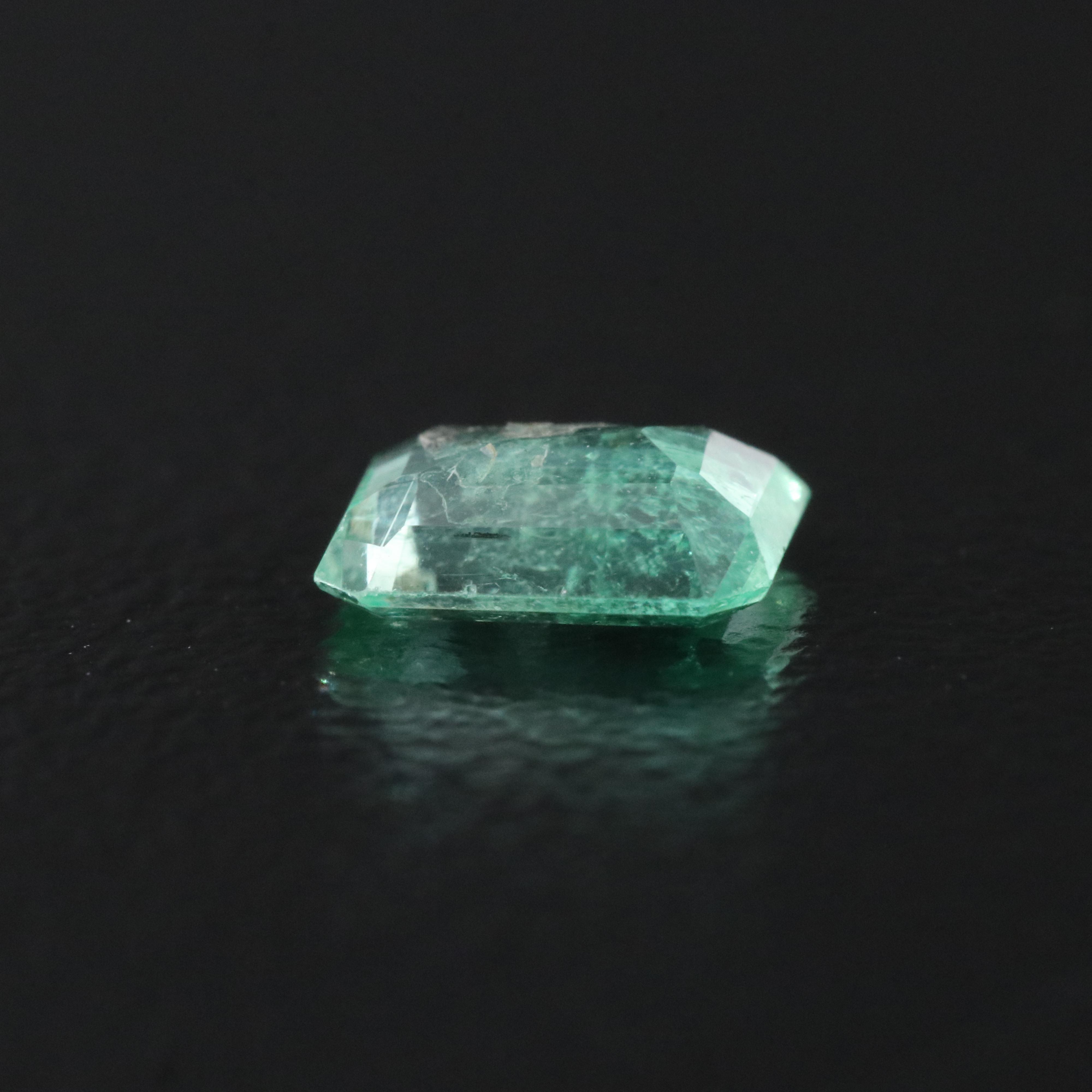 Loose 0.59 CT Emerald