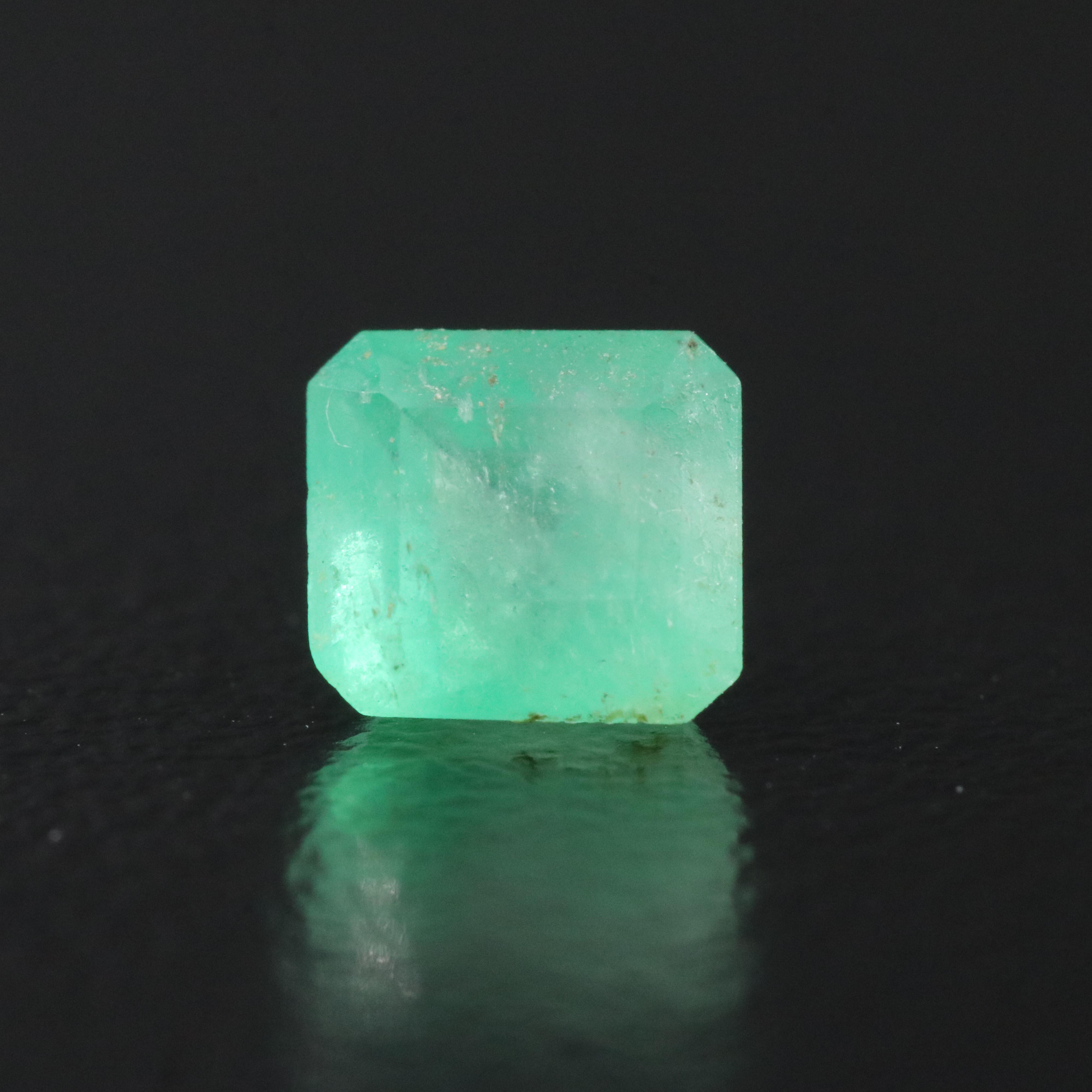 Loose 0.99 CT Emerald