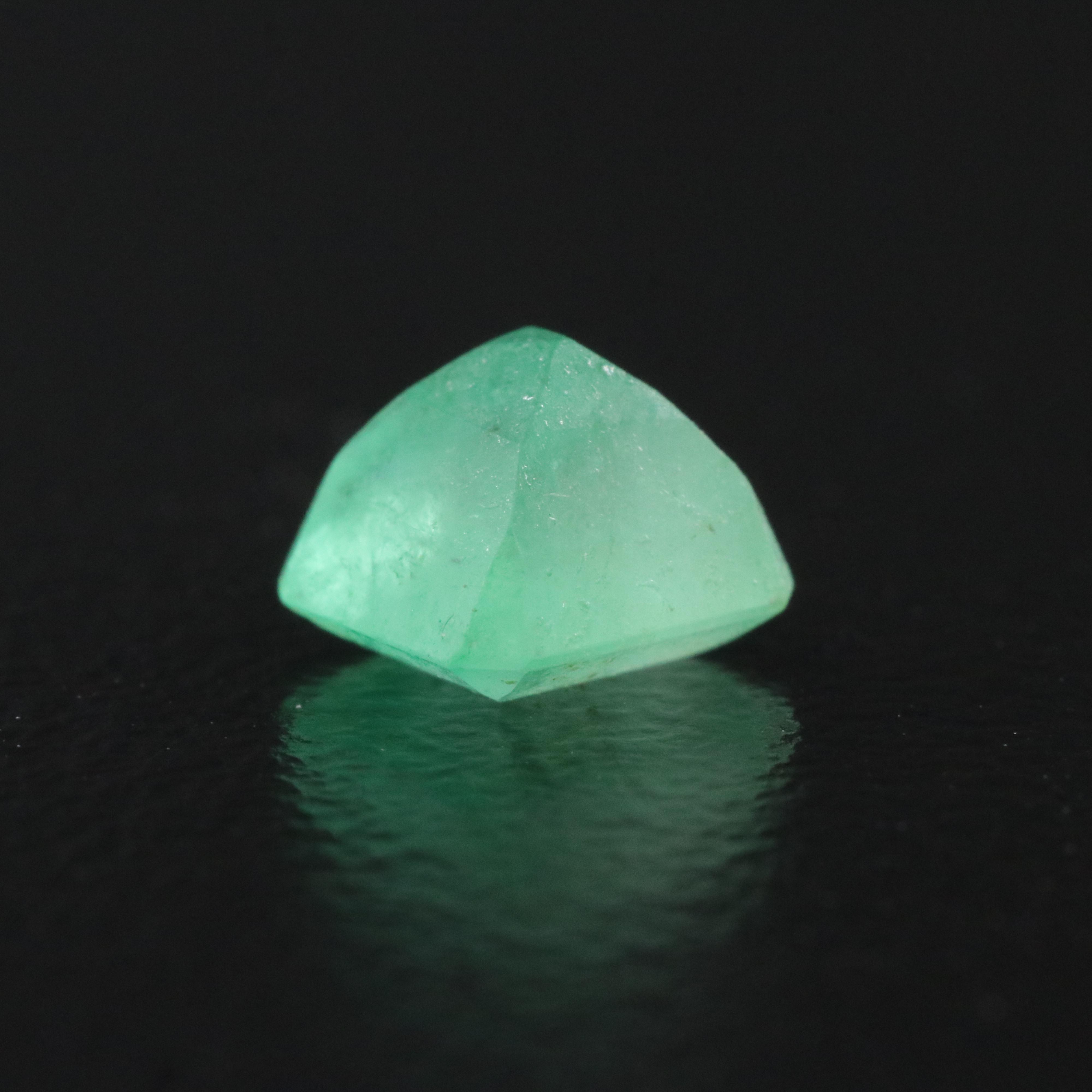 Loose 0.99 CT Emerald