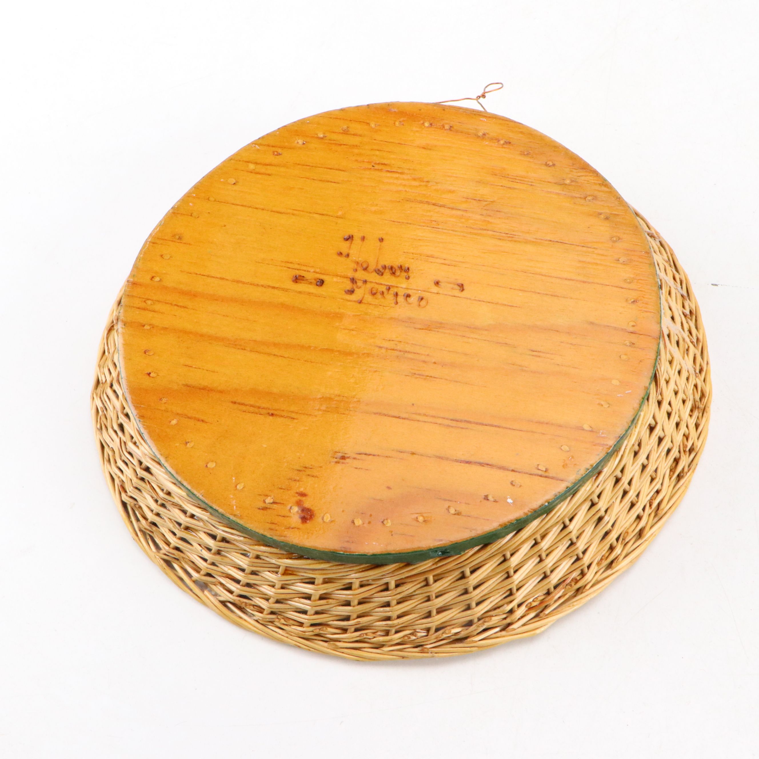 Carved Wood Cigarette Box, Japanese Modernist Mugs, and More Décor