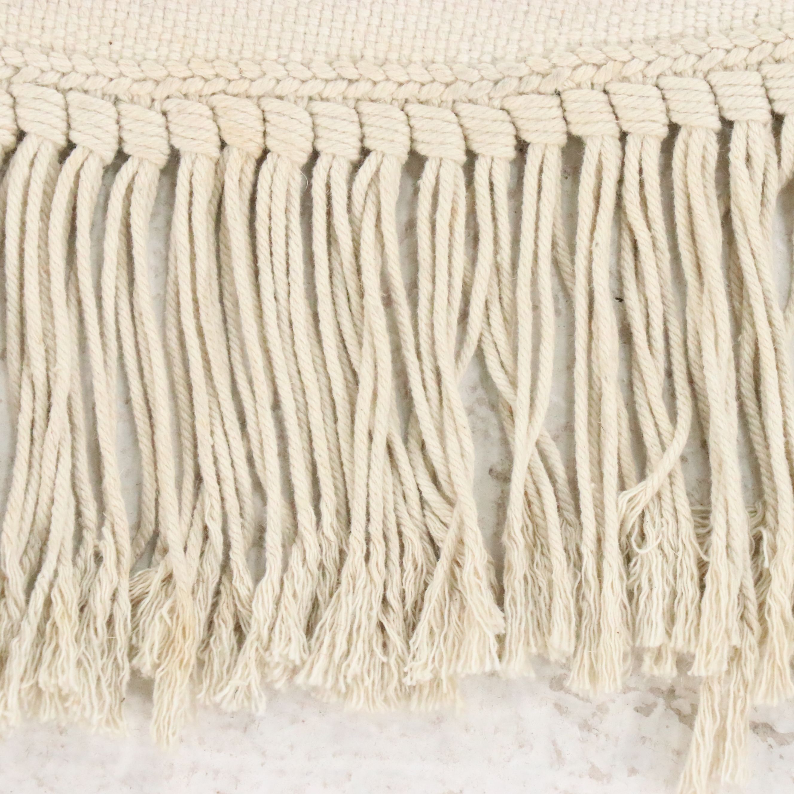 5'9 Round Hand-Knotted Chinese Peking Area Rug