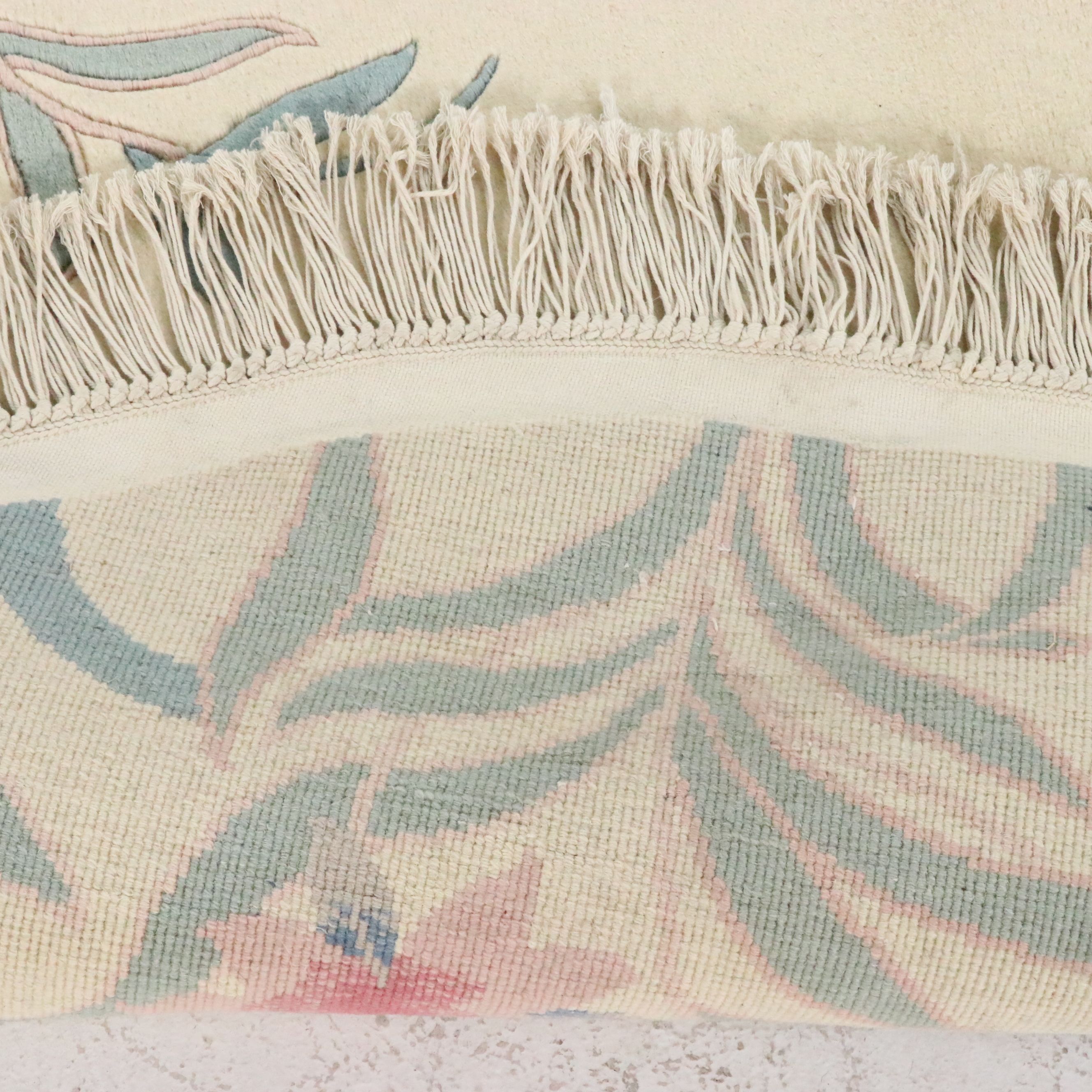 5'9 Round Hand-Knotted Chinese Peking Area Rug