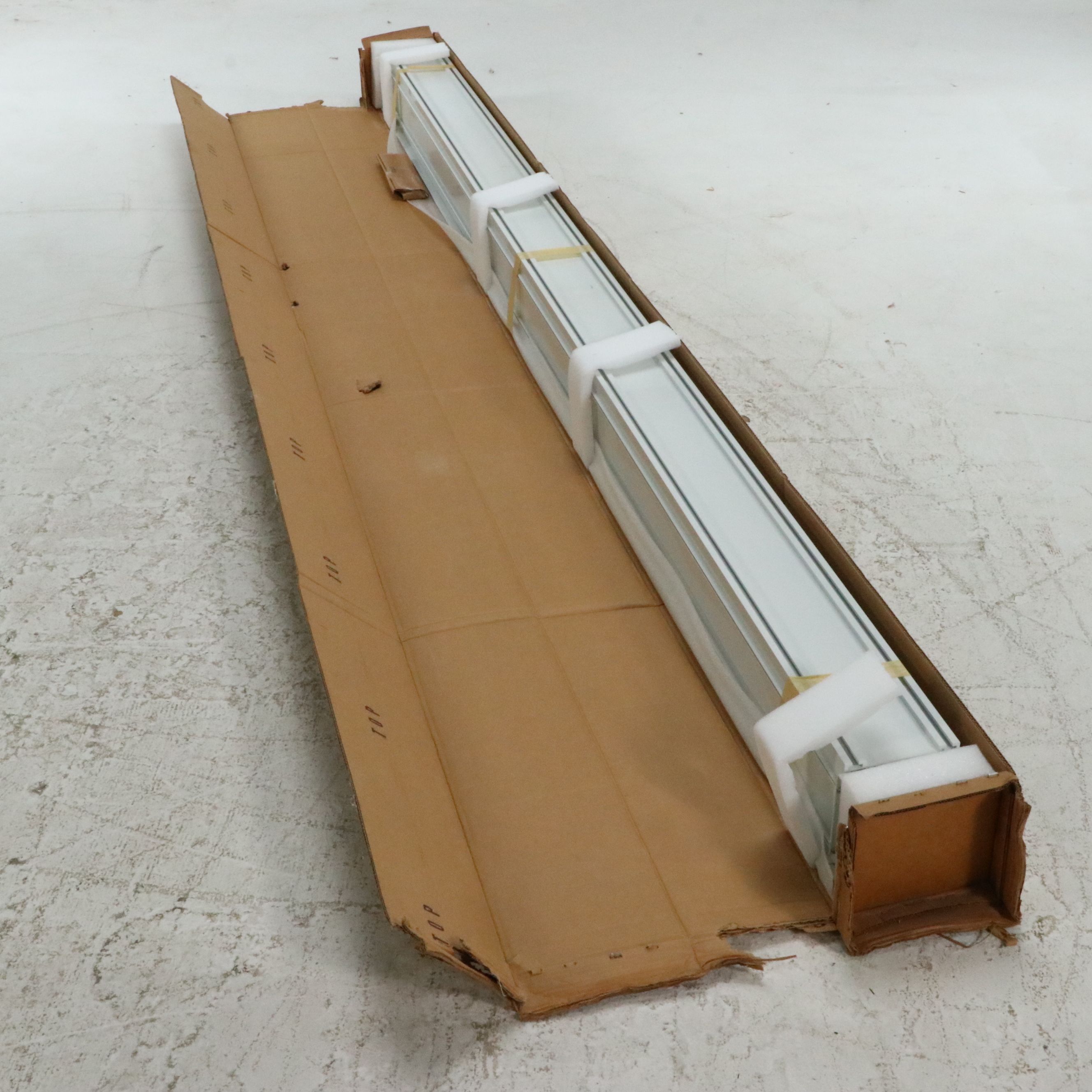 Da-Lite Advantage Manual Projection 12' x 12' Screen with Matte White Housing