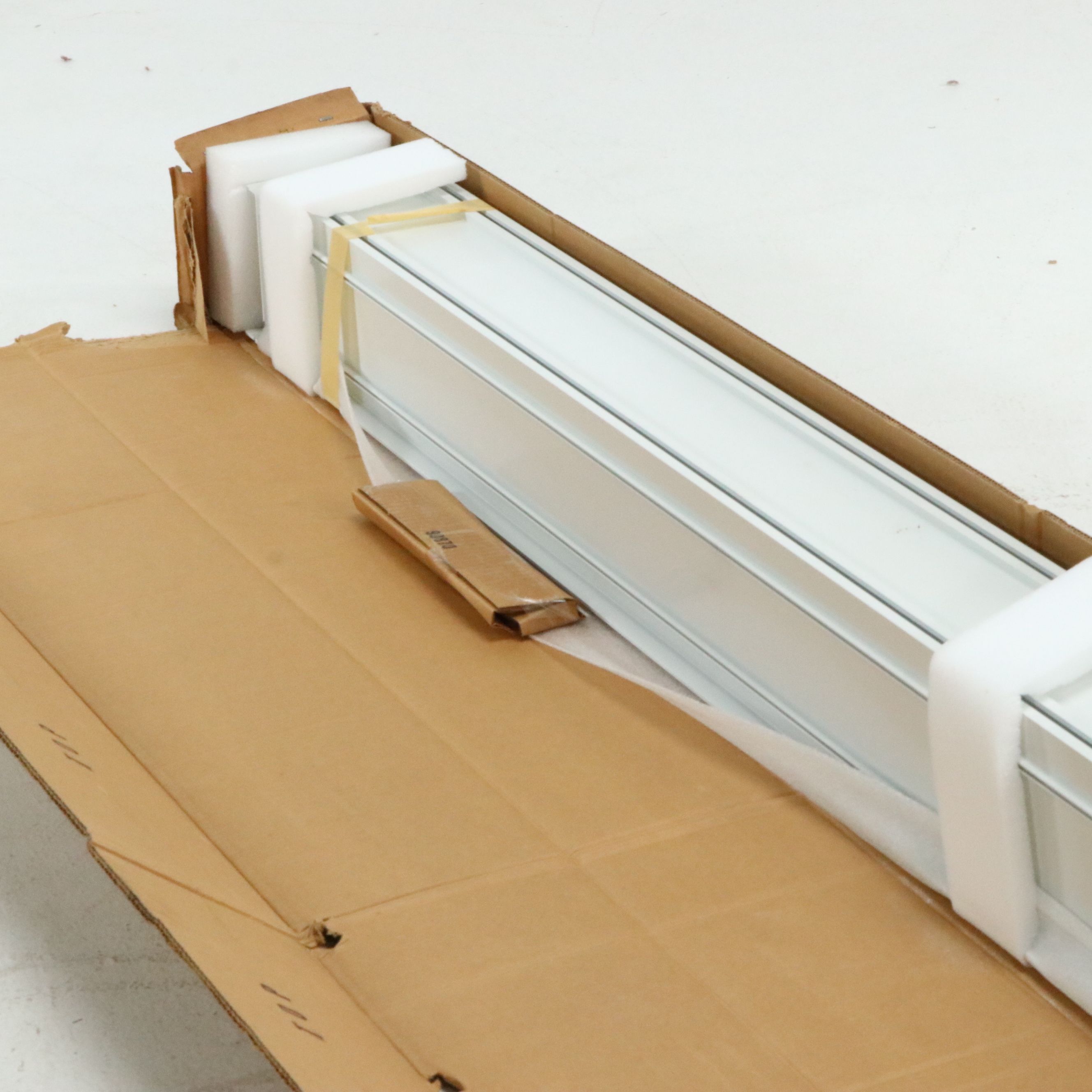 Da-Lite Advantage Manual Projection 12' x 12' Screen with Matte White Housing