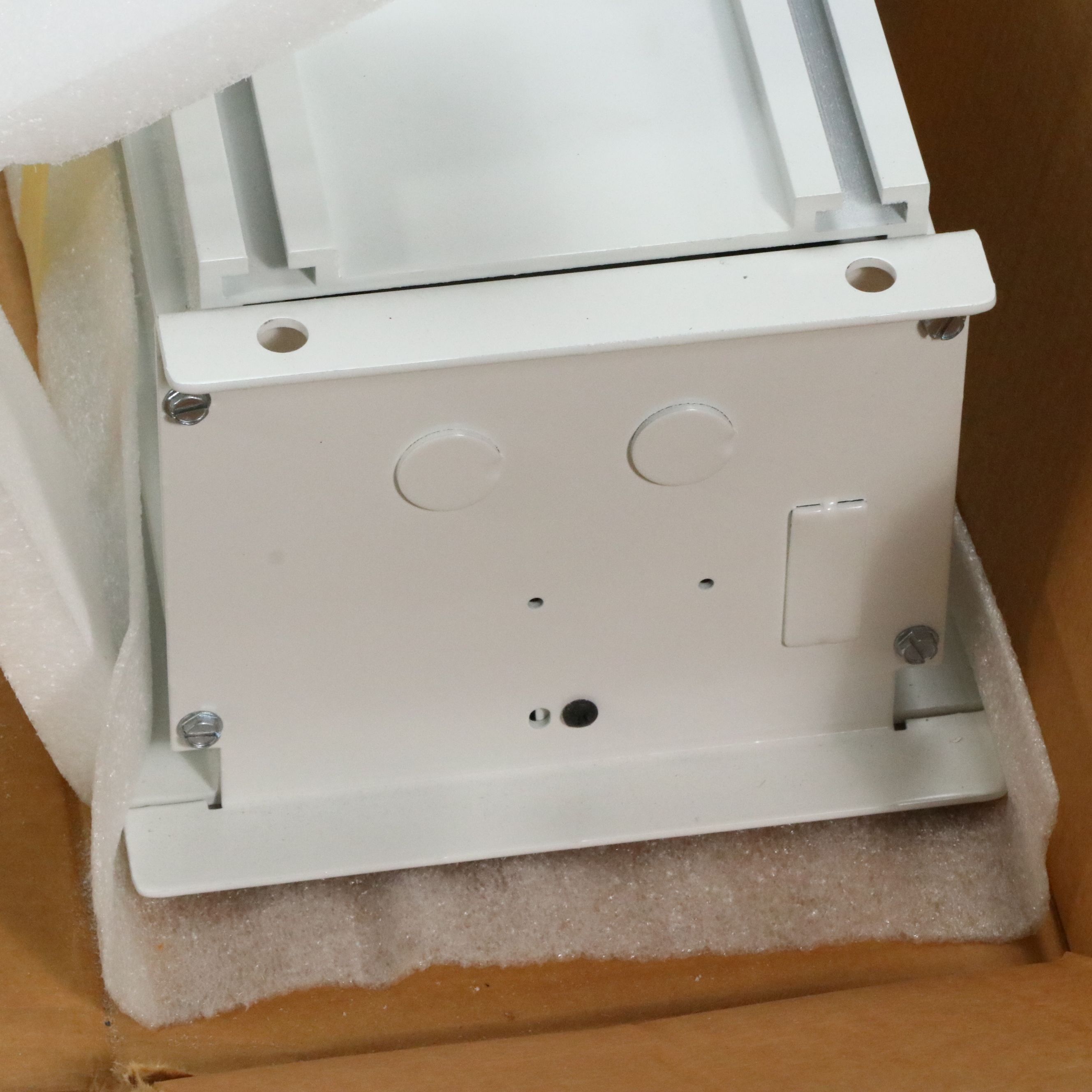 Da-Lite Advantage Manual Projection 12' x 12' Screen with Matte White Housing