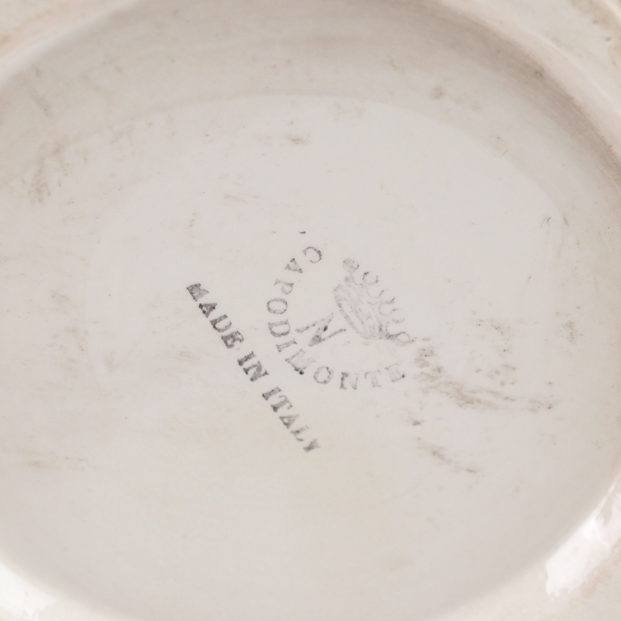 Capodimonte Wishing Well Baskets with Hanging Buckets