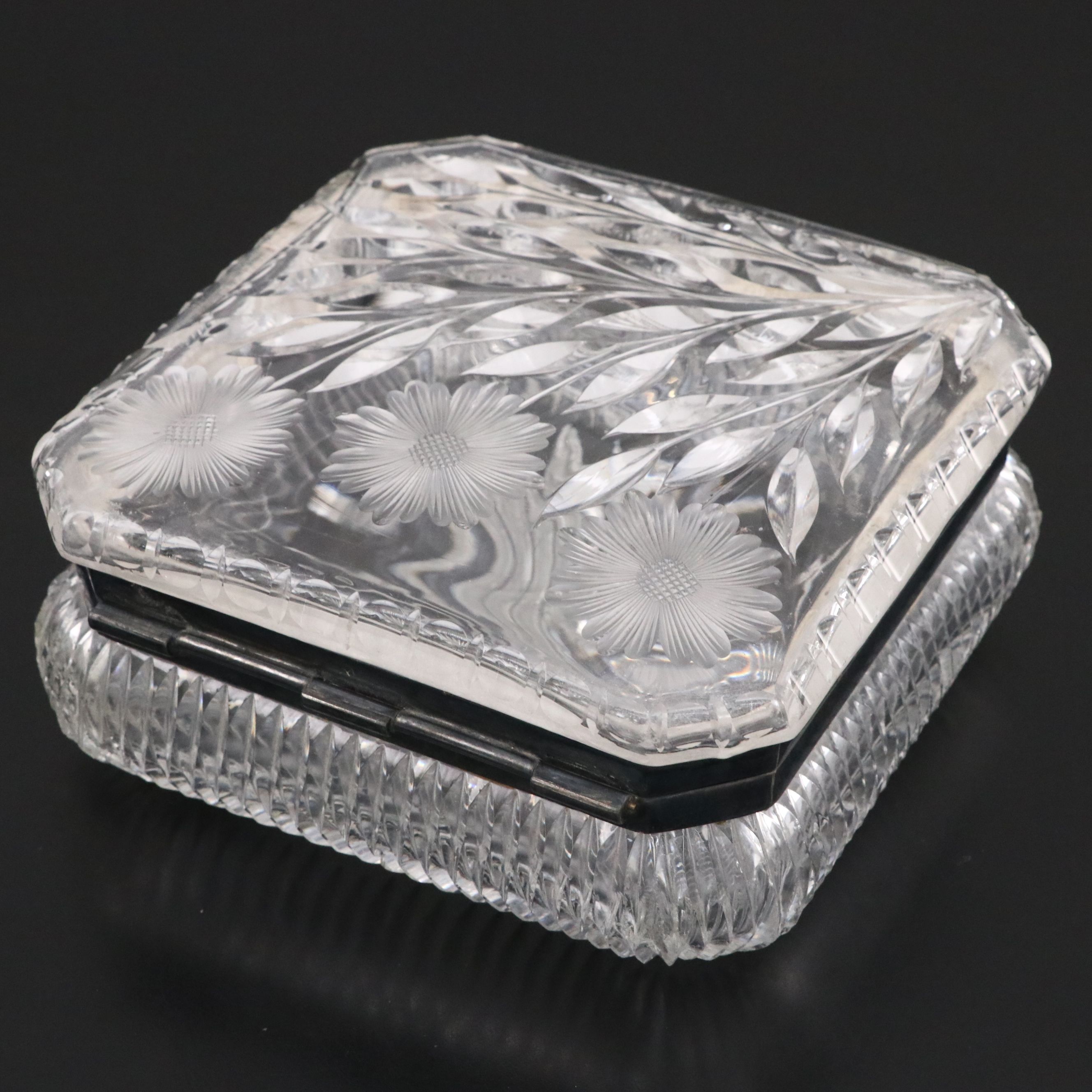 American Brilliant Style Cut Glass Covered Box, Early 20th Century