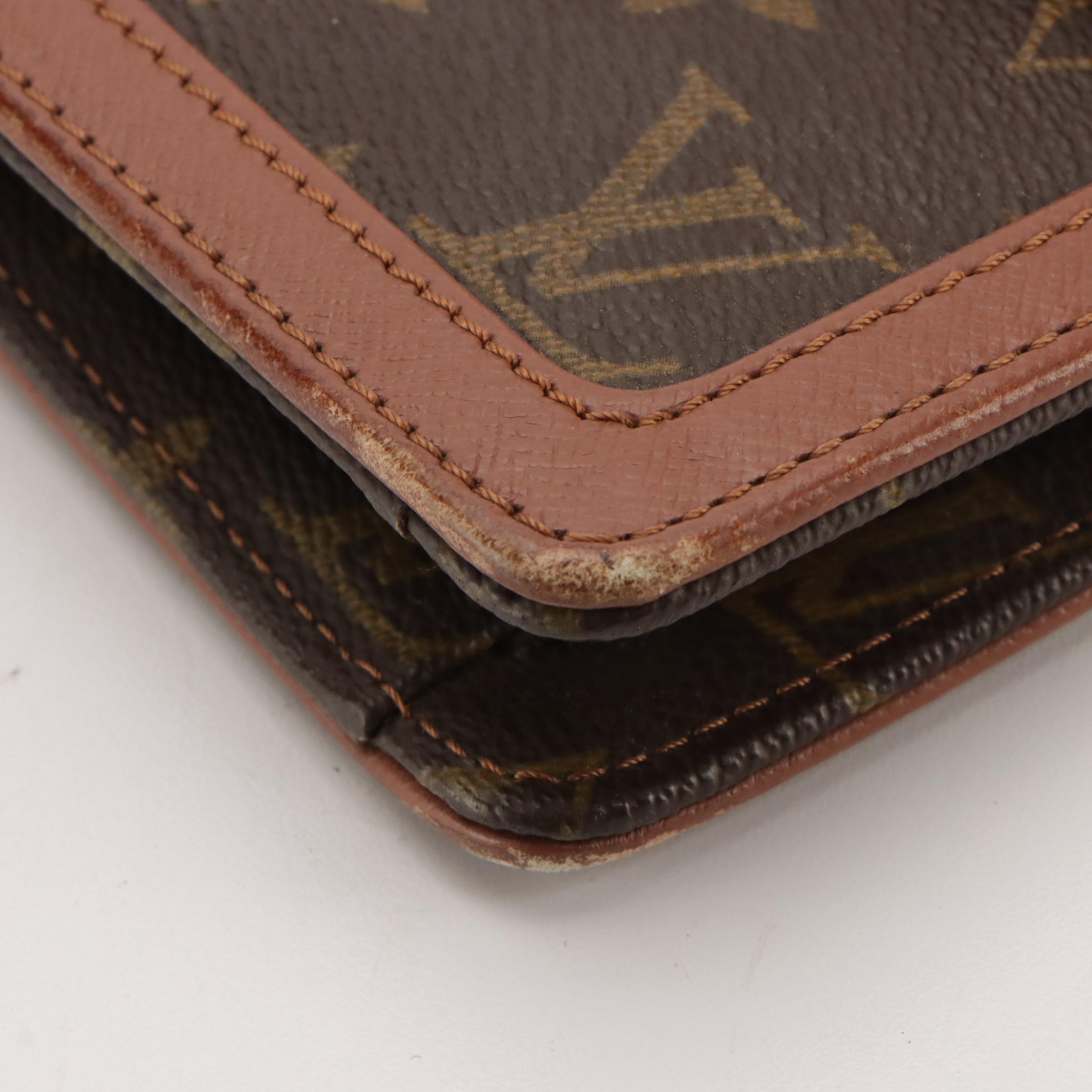 Louis Vuitton Pochette Dame Clutch in Monogram Canvas and Leather