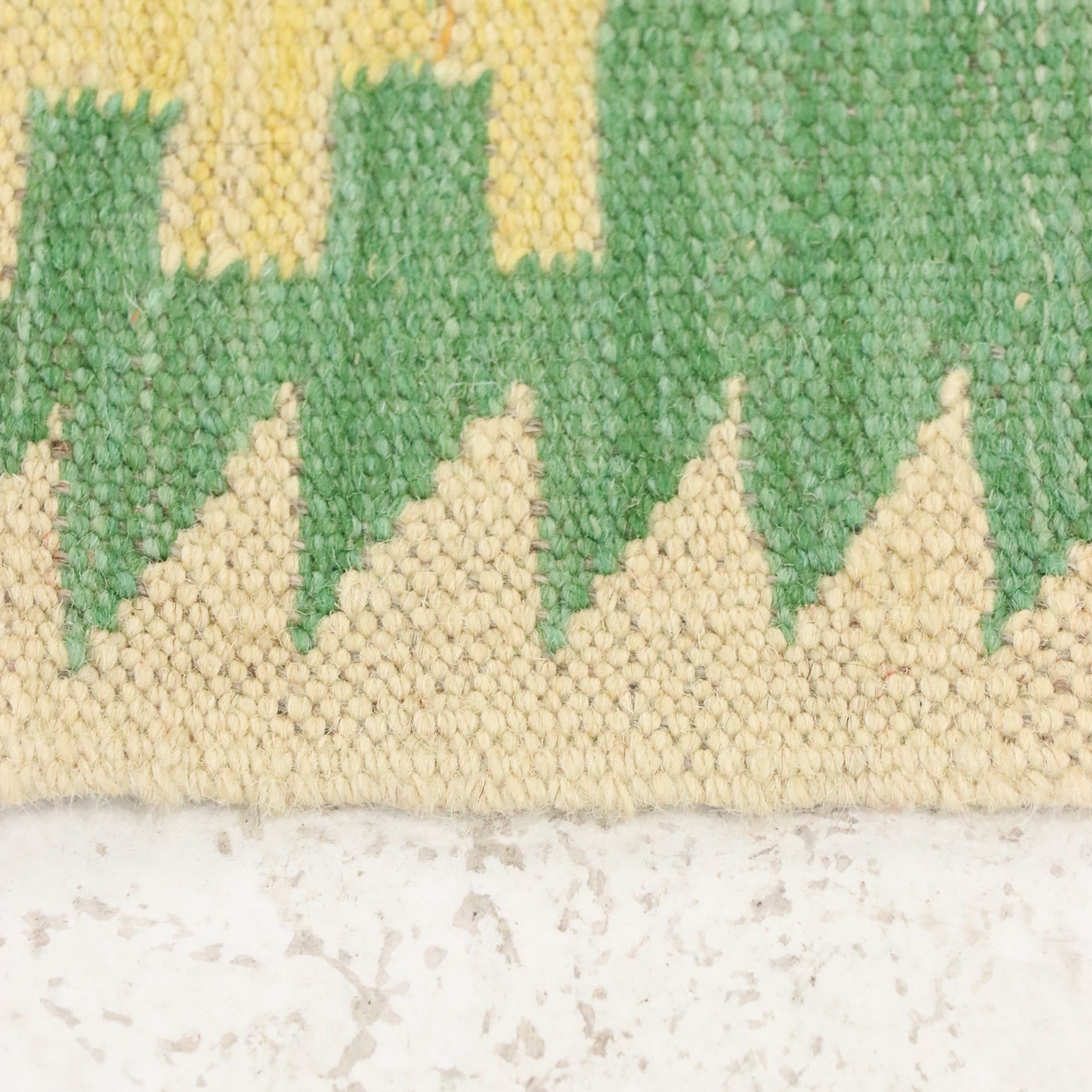 2'5 x 16'2 Handwoven Pakistani Kilim Carpet Runner