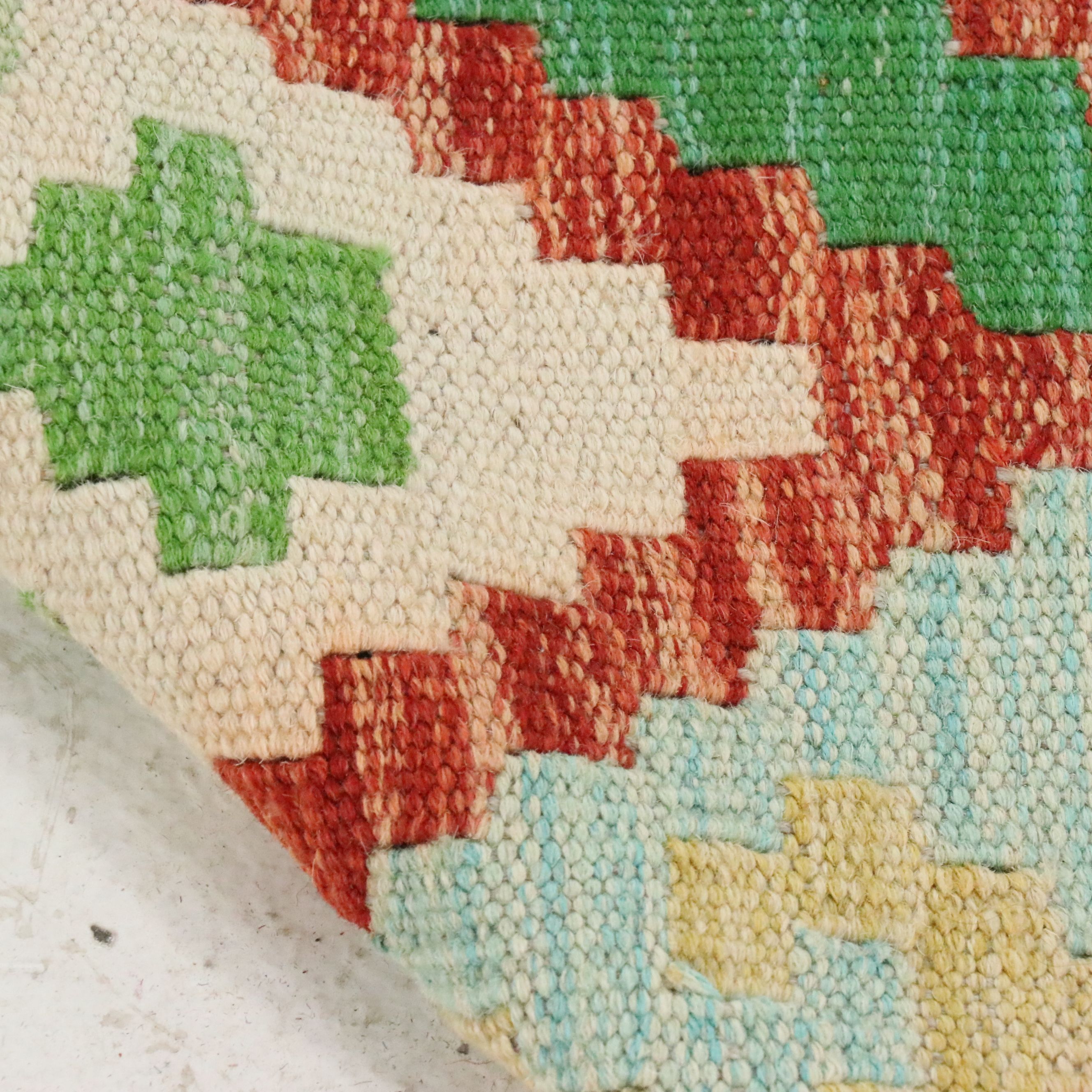 5'9 x 7'11 Handwoven Pakistani Kilim Area Rug