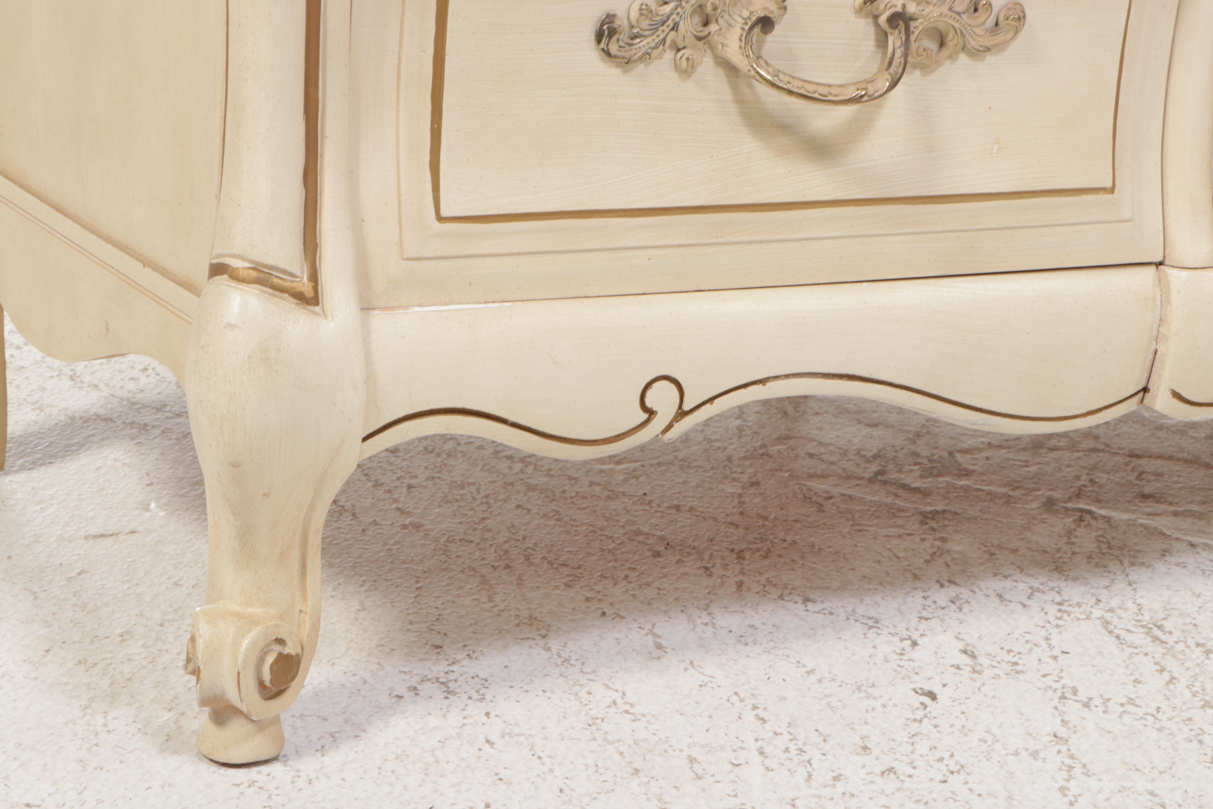 French Provincial Painted Wood Dresser, Mid to Late 20th Century