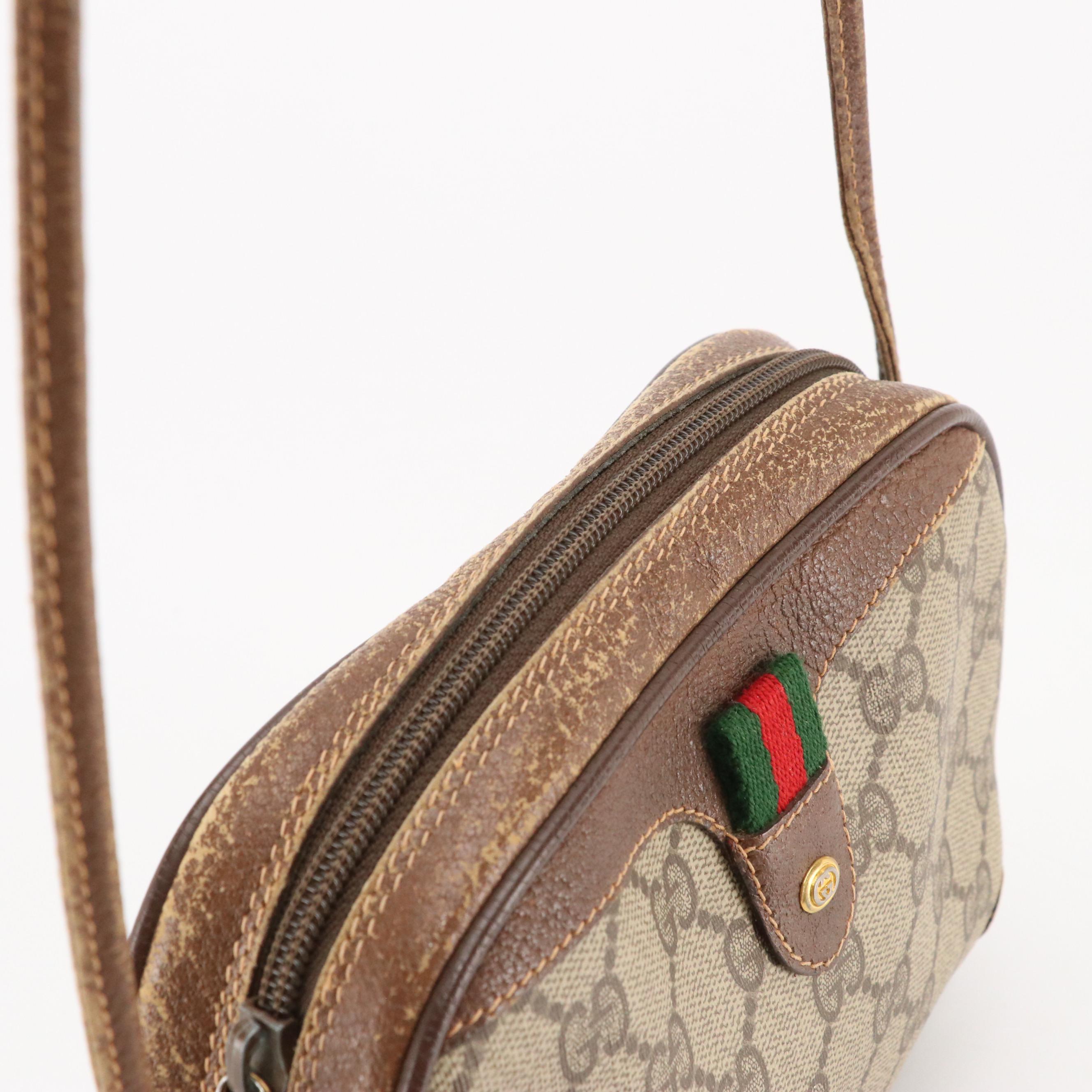 Gucci Accessory Collection Small Crossbody Bag in GG Supreme Canvas and Leather
