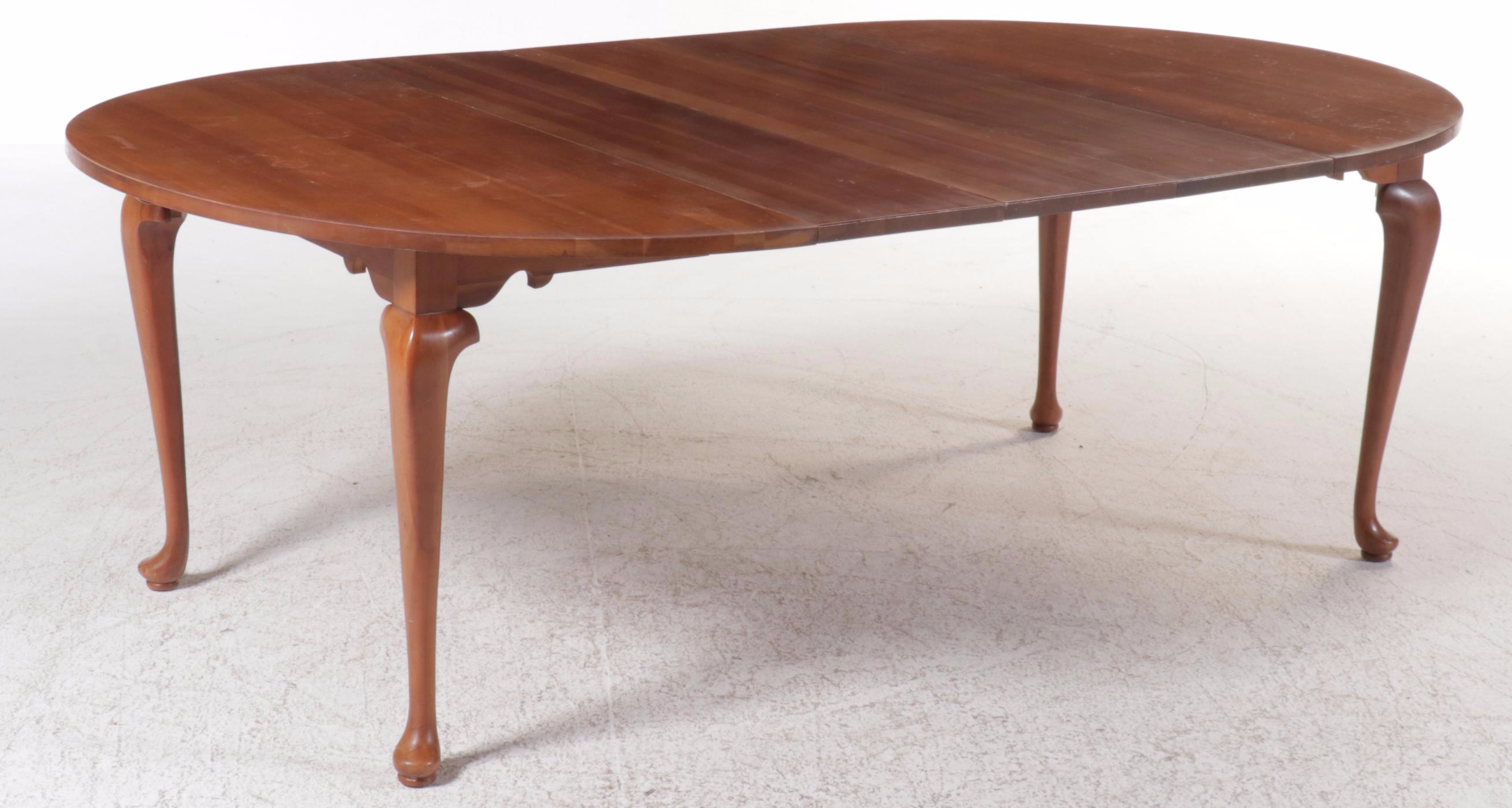 Monitor American Emblem Queen Anne Style Cherry Dining Table, Mid-Late 20th C.
