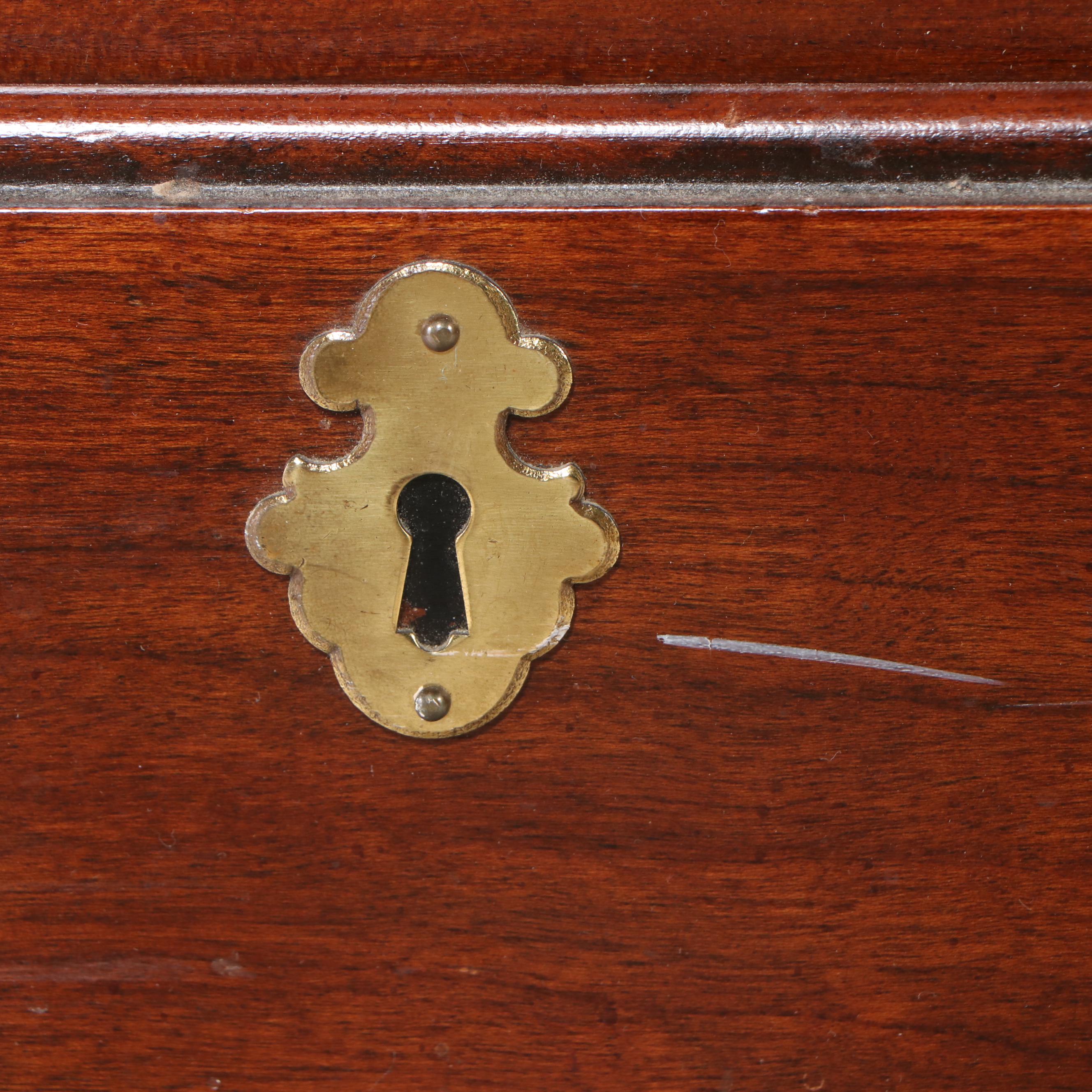 Drexel Chippendale Style Mahogany Finish Chest of Drawers