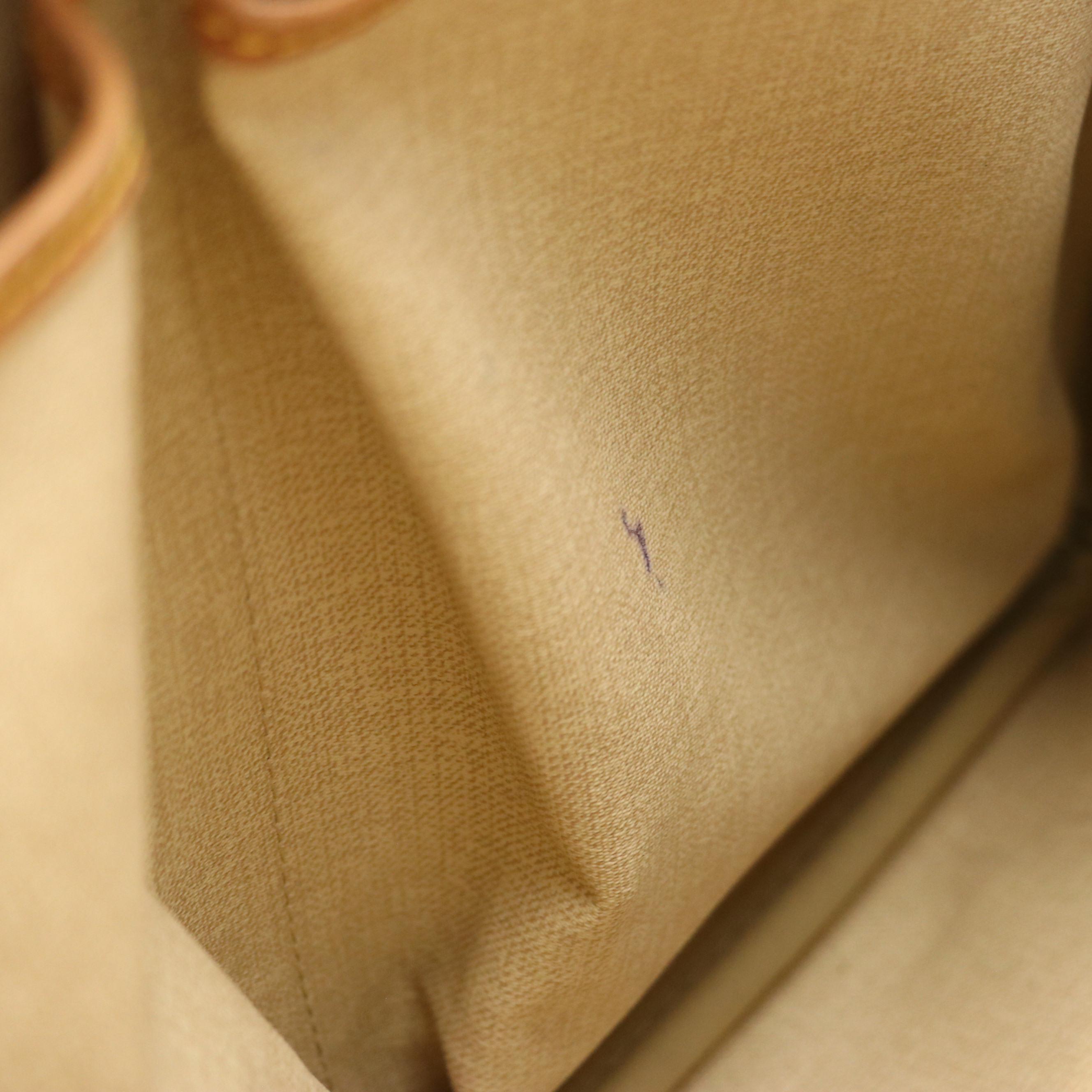 Louis Vuitton Deauville Handbag in Monogram Canvas and Vachetta Leather