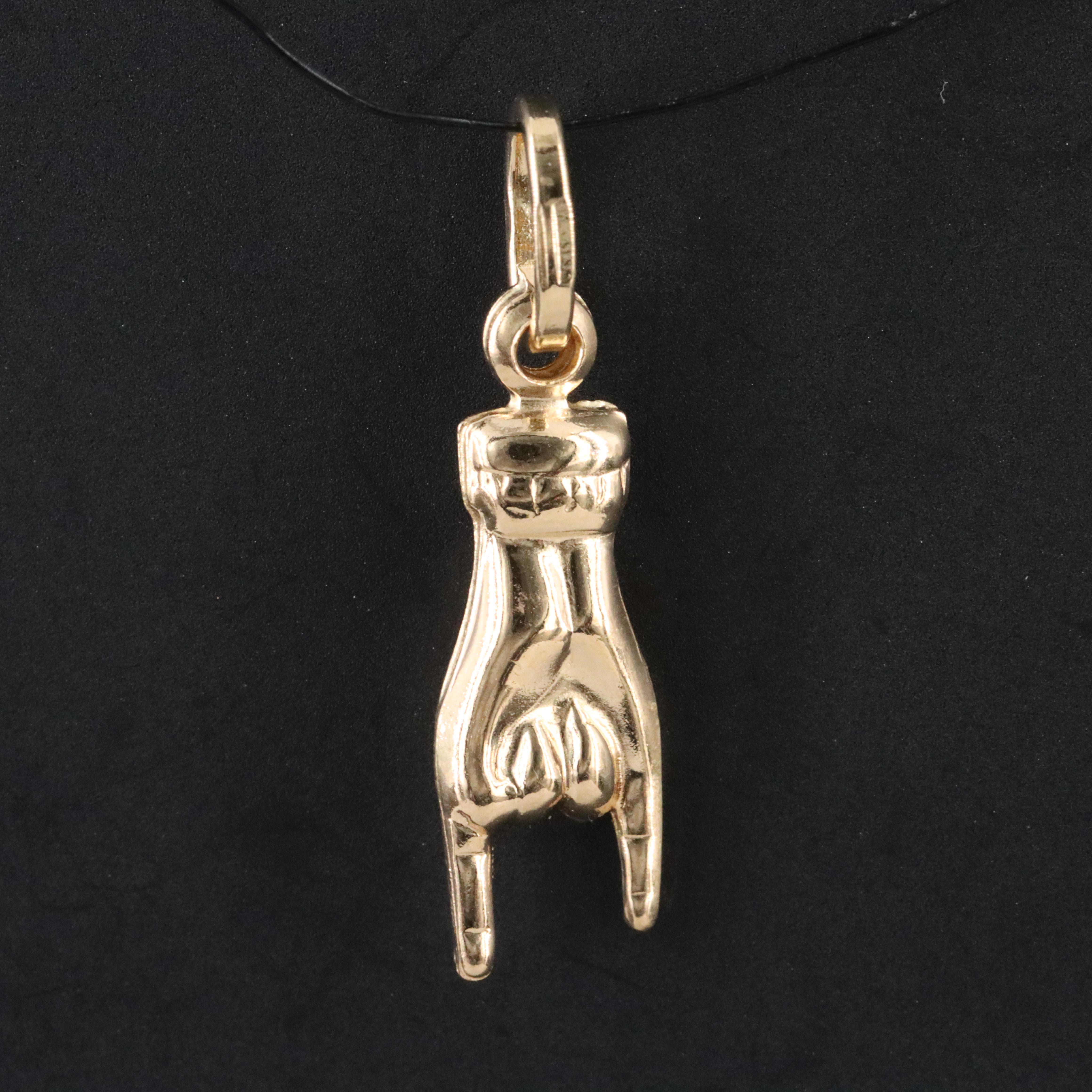 18K Le Corna (Sign of the Horns) Charm Pendant