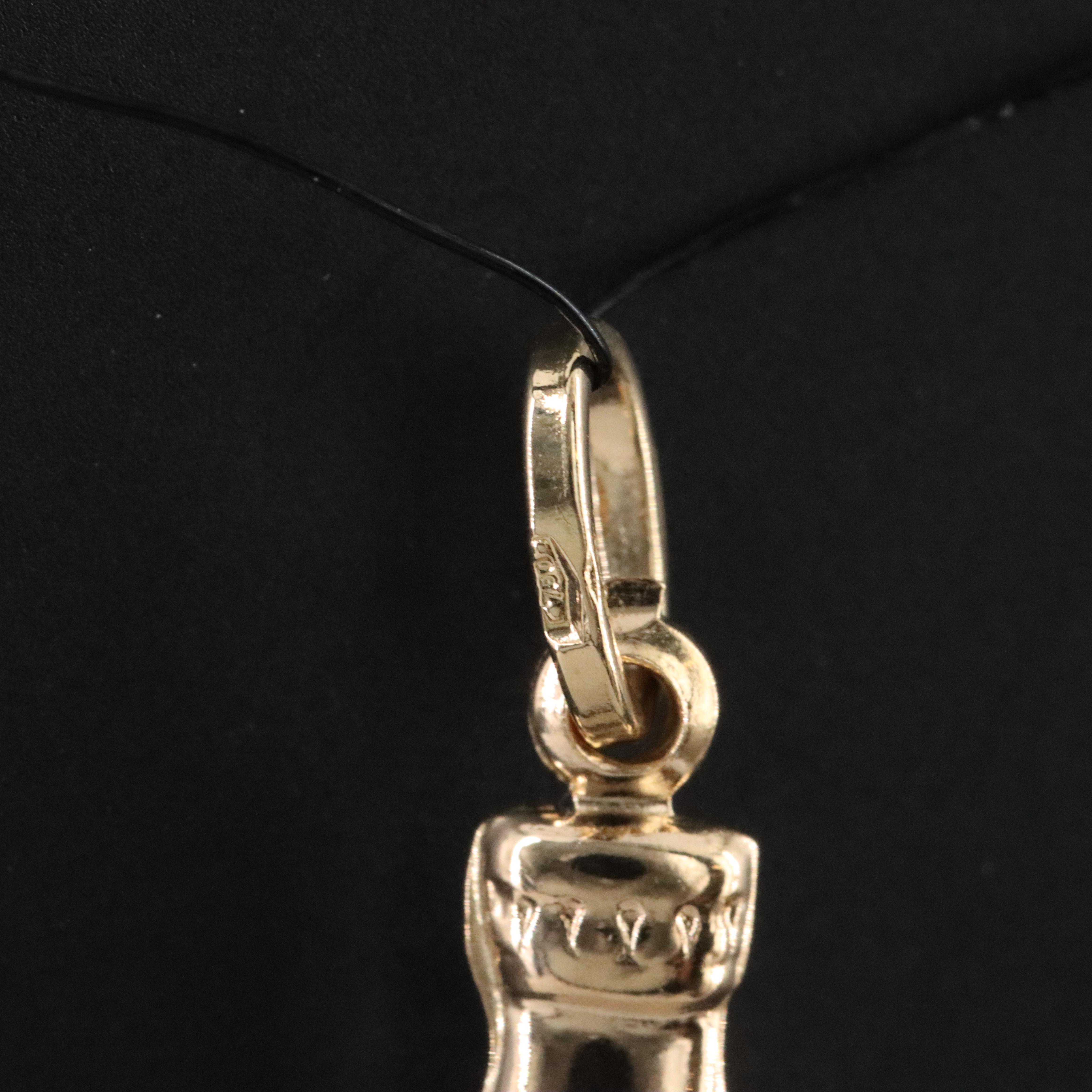 18K Le Corna (Sign of the Horns) Charm Pendant